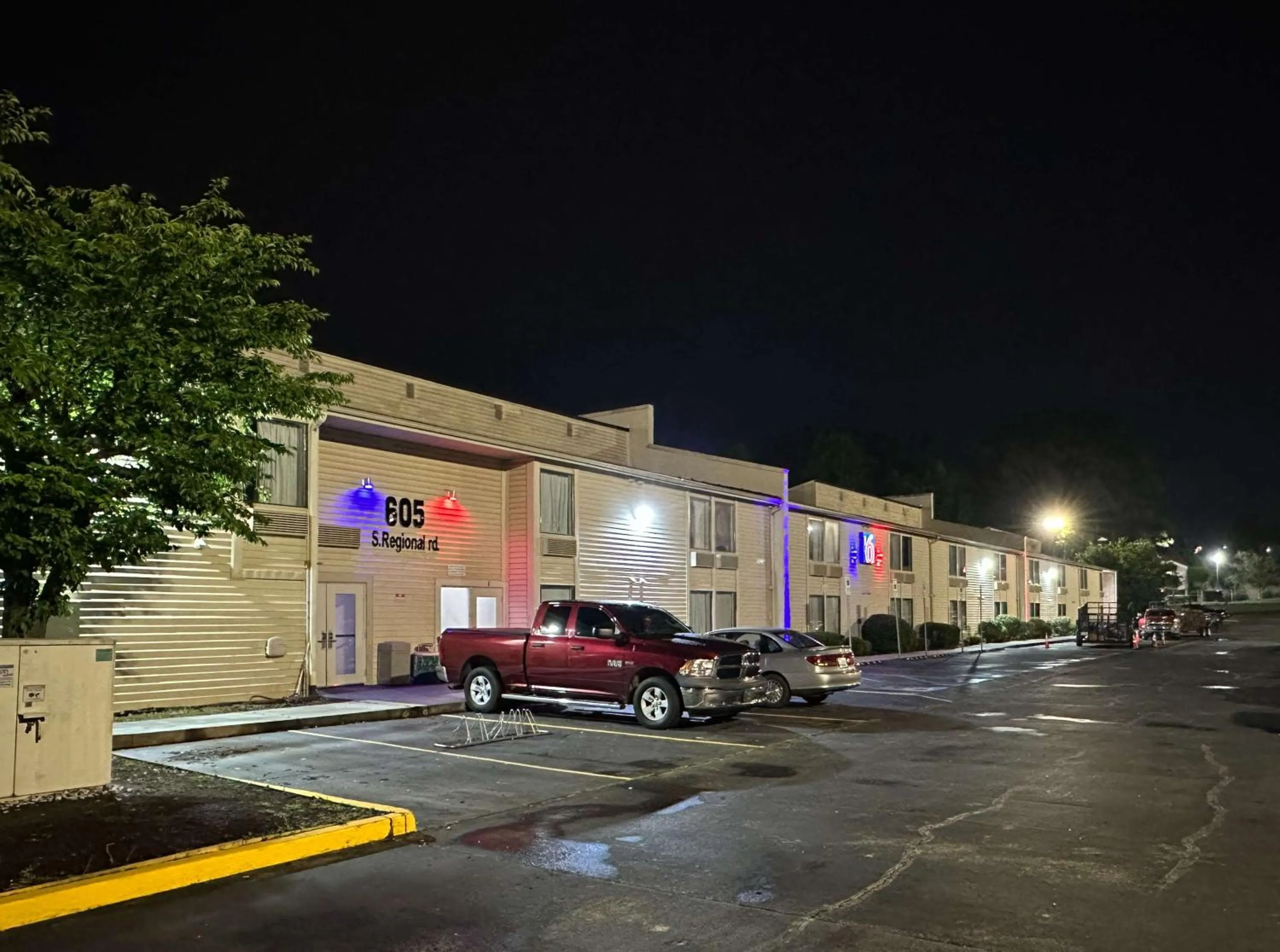 Property building in Motel 6-Greensboro, NC - Airport
