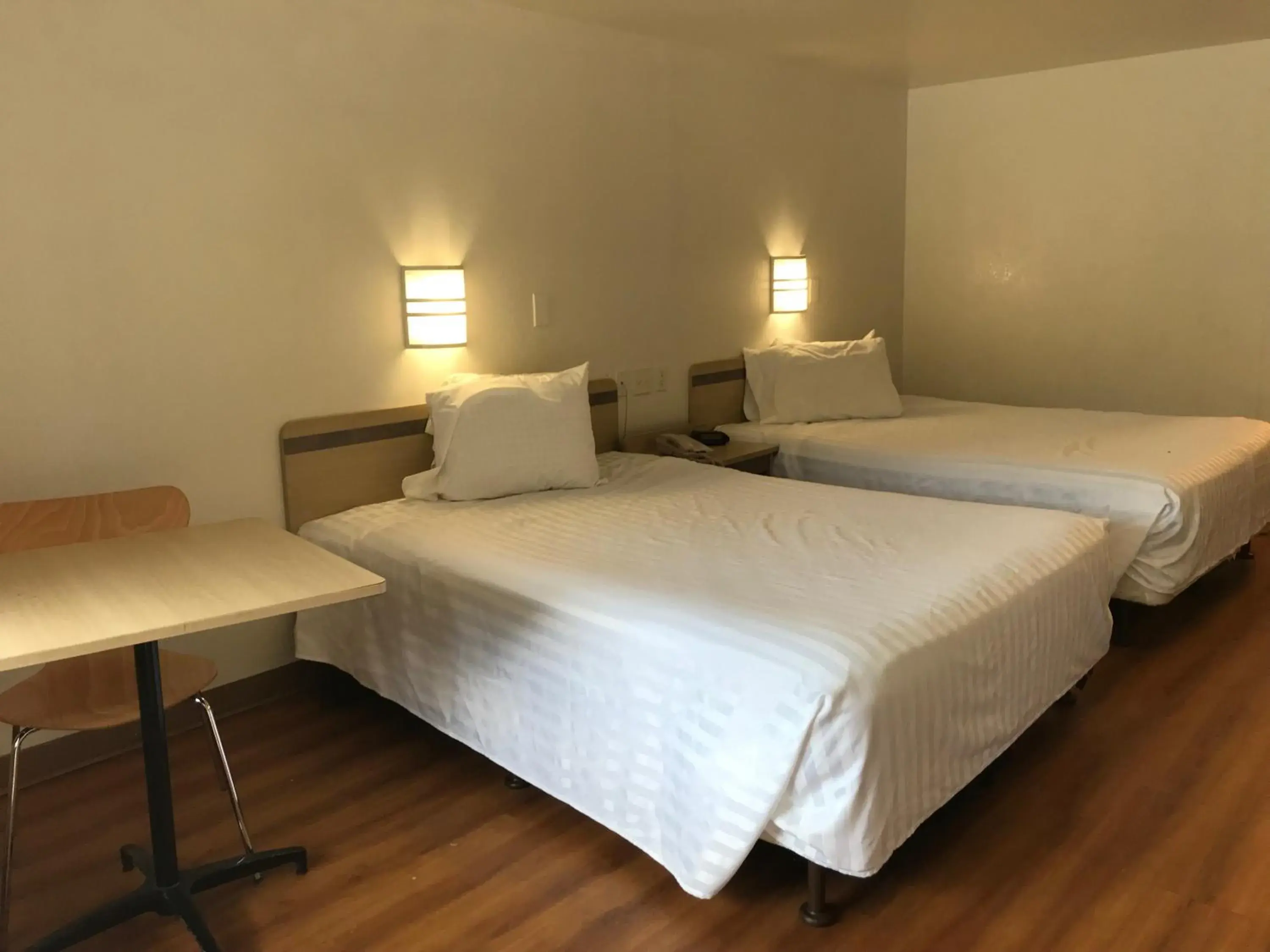 Double Room with Two Double Beds - Mobility Access/Non-Smoking in Travelodge by Wyndham Fayetteville Double Room with Two Double Beds - Mobility Access/Non-Smoking in Travelodge by Wyndham Fayetteville