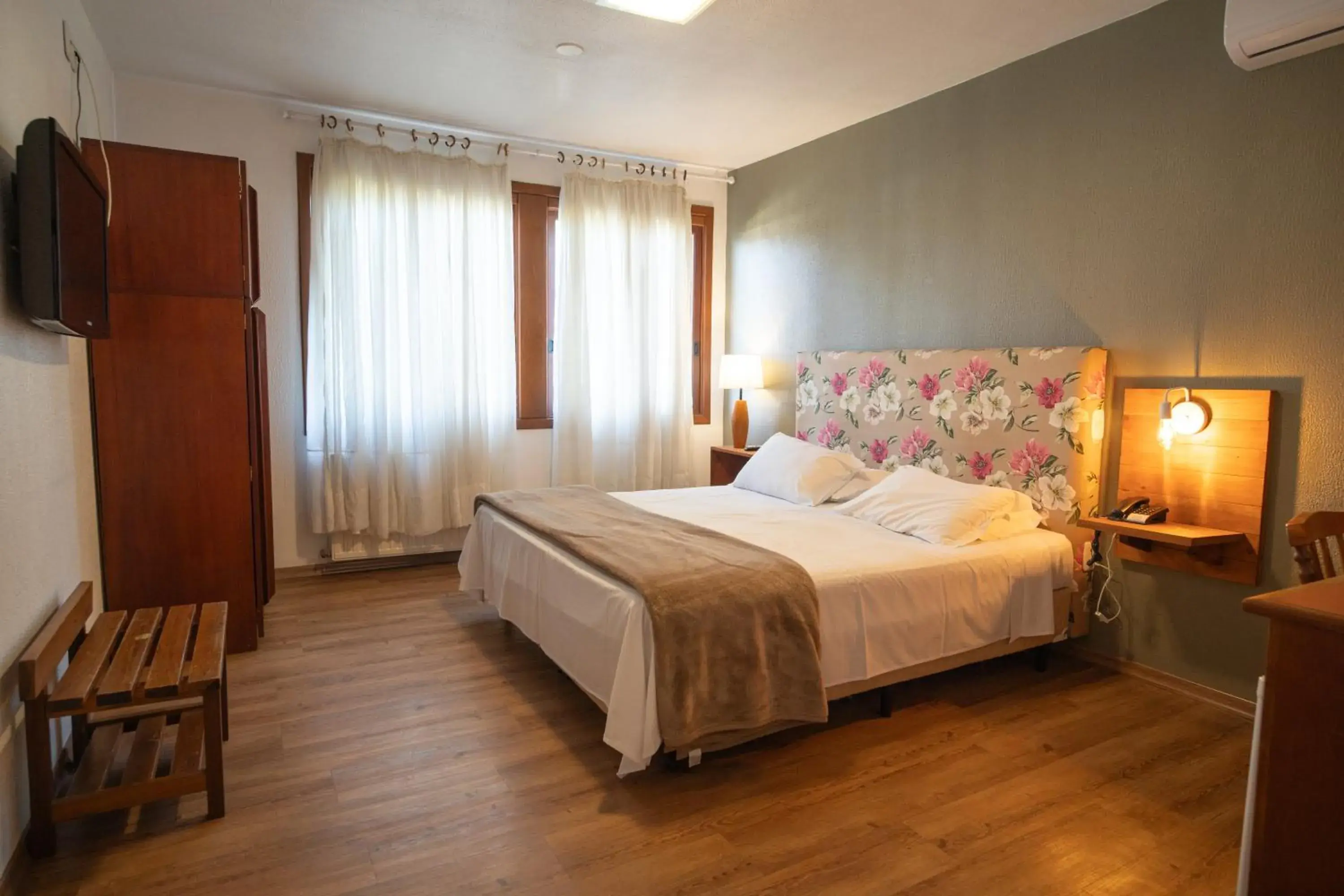 Standard Double or Twin Room in Grande Hotel Canela Standard Double or Twin Room in Grande Hotel Canela
