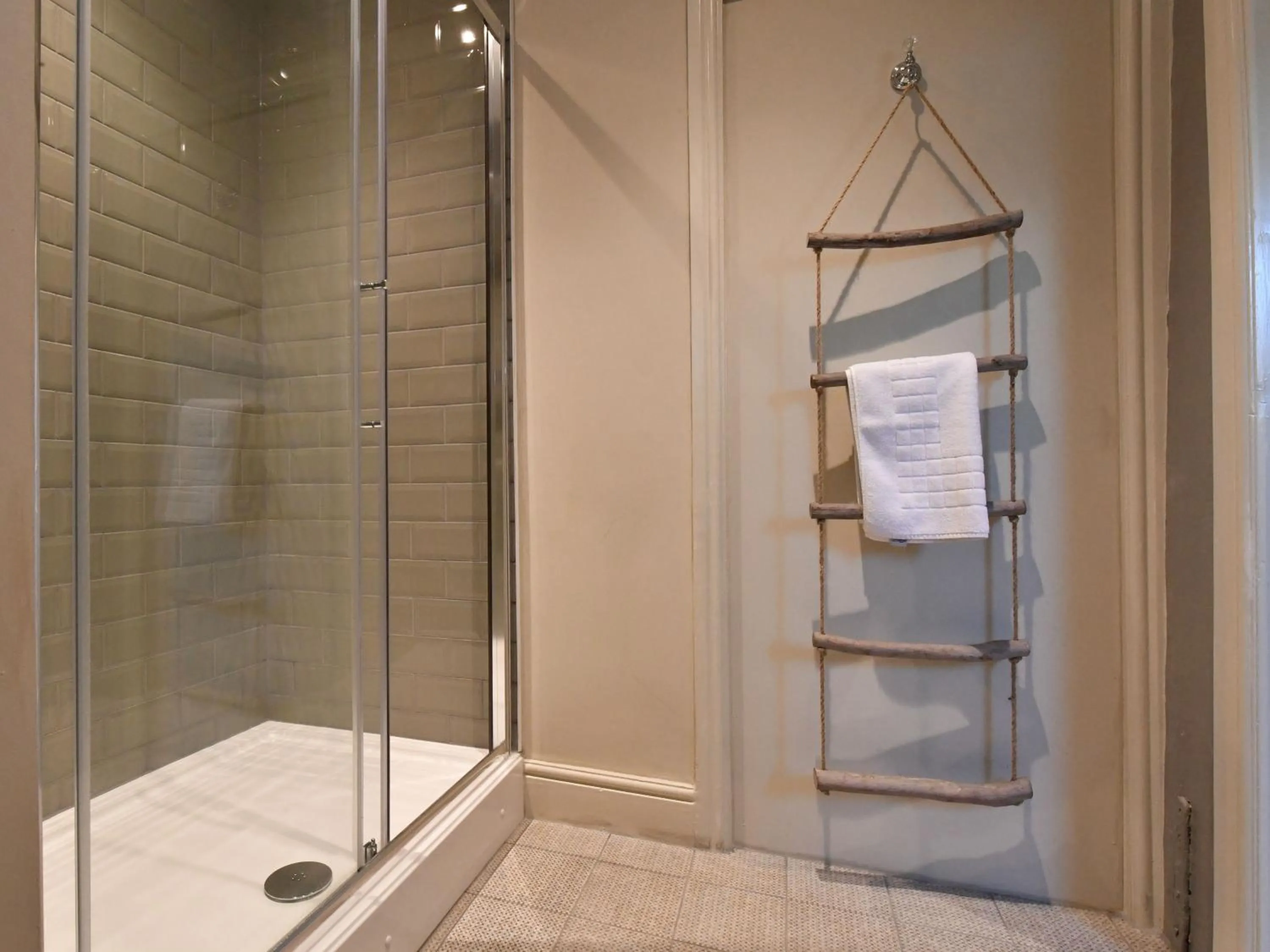 Bathroom in Lansdowne Strand