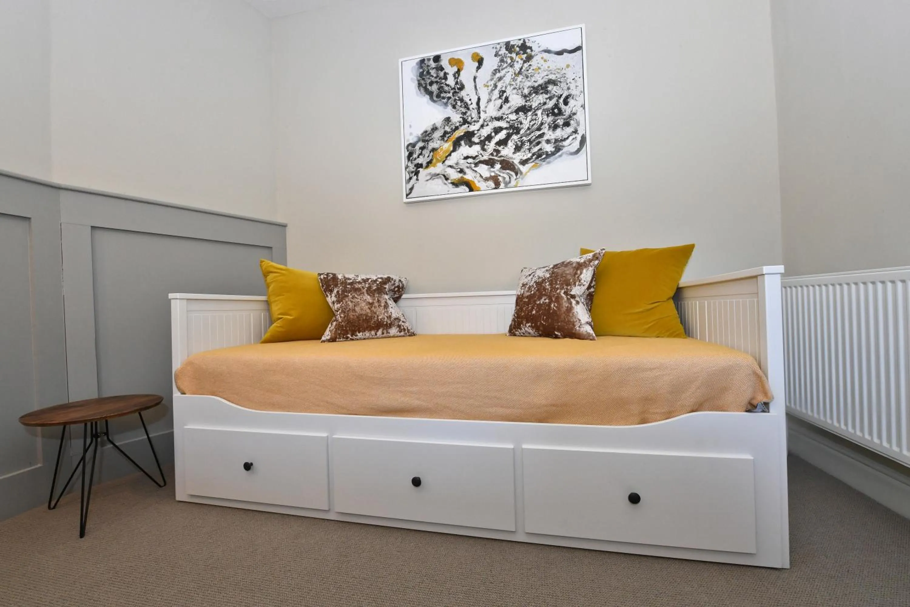 Bed in Lansdowne Strand