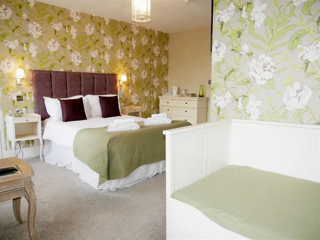 Bedroom, Bed in Lansdowne Strand