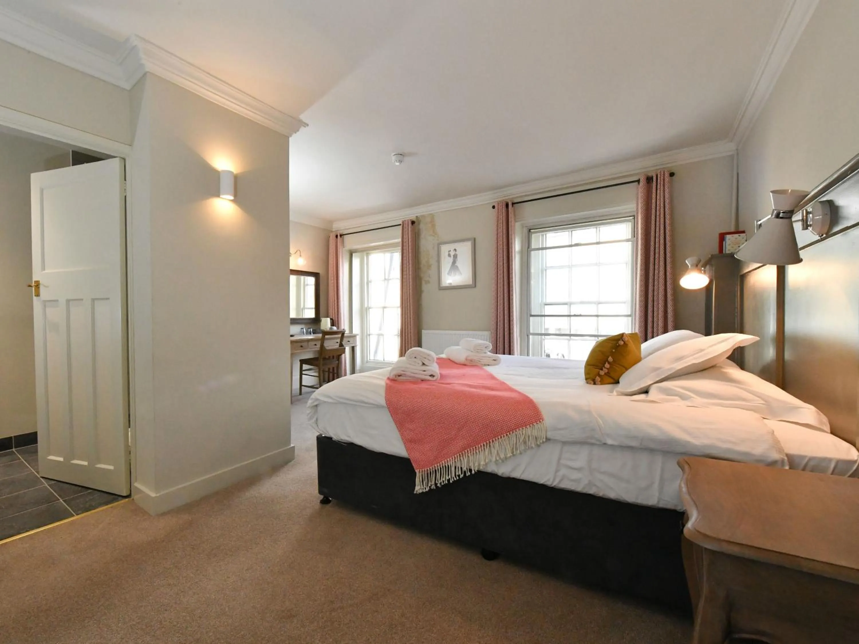 Bedroom, Bed in Lansdowne Strand