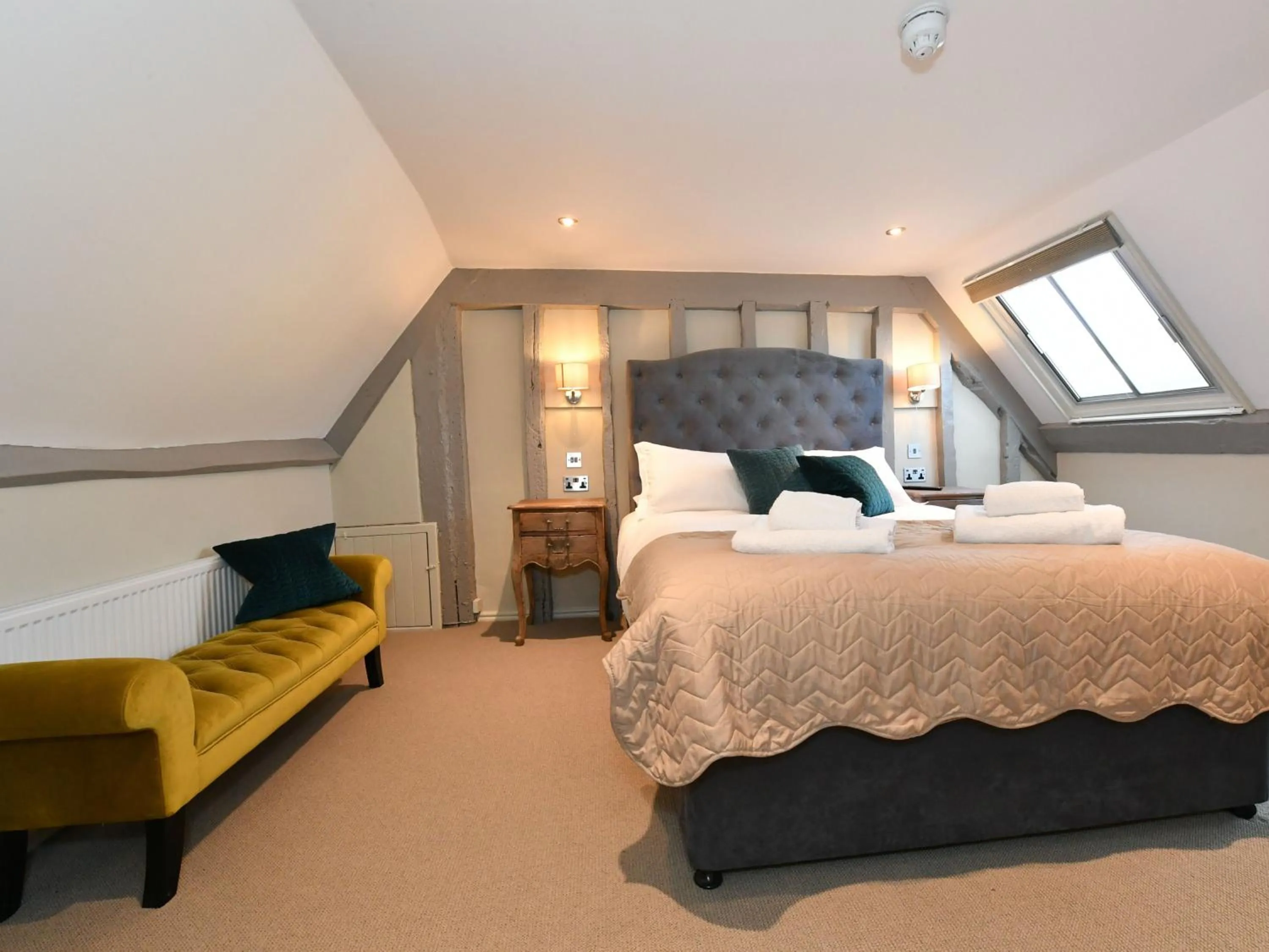 Bedroom, Bed in Lansdowne Strand