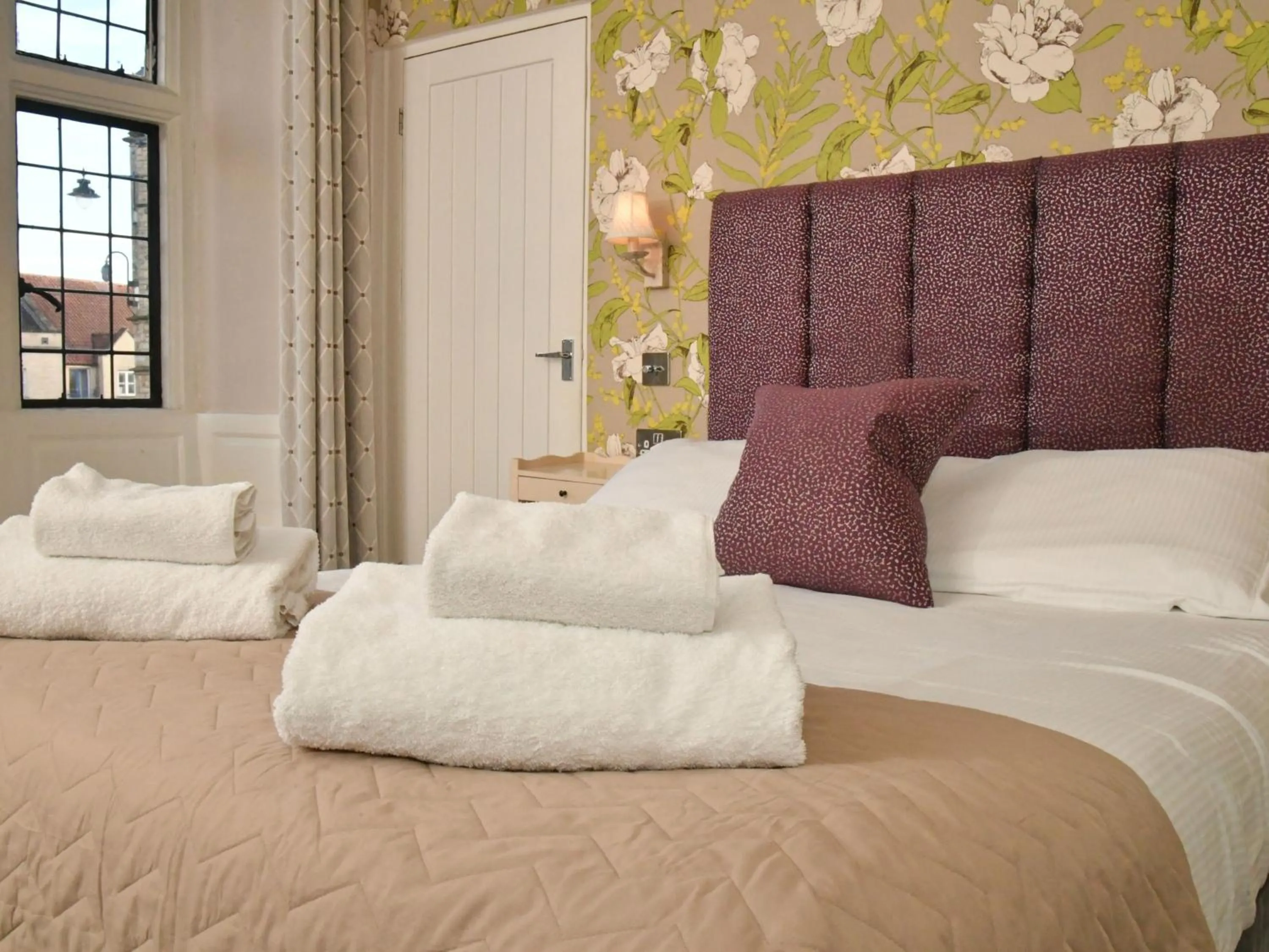 Bedroom, Bed in Lansdowne Strand