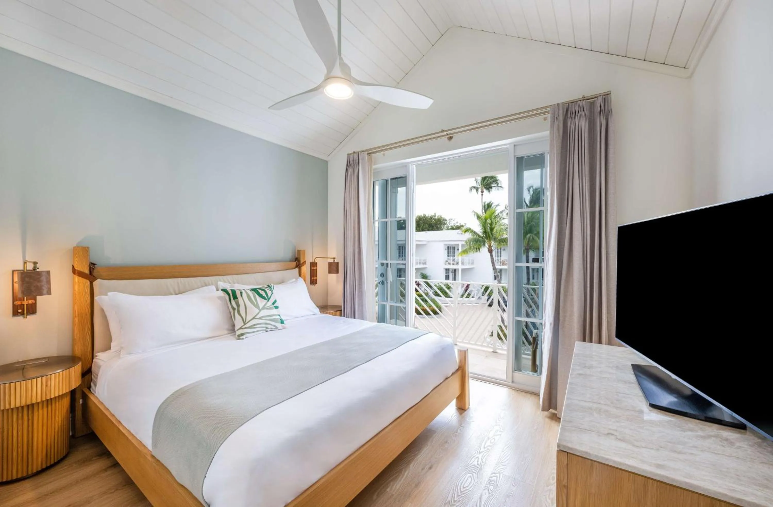 Bed in Bayside Villas by Islander Resort
