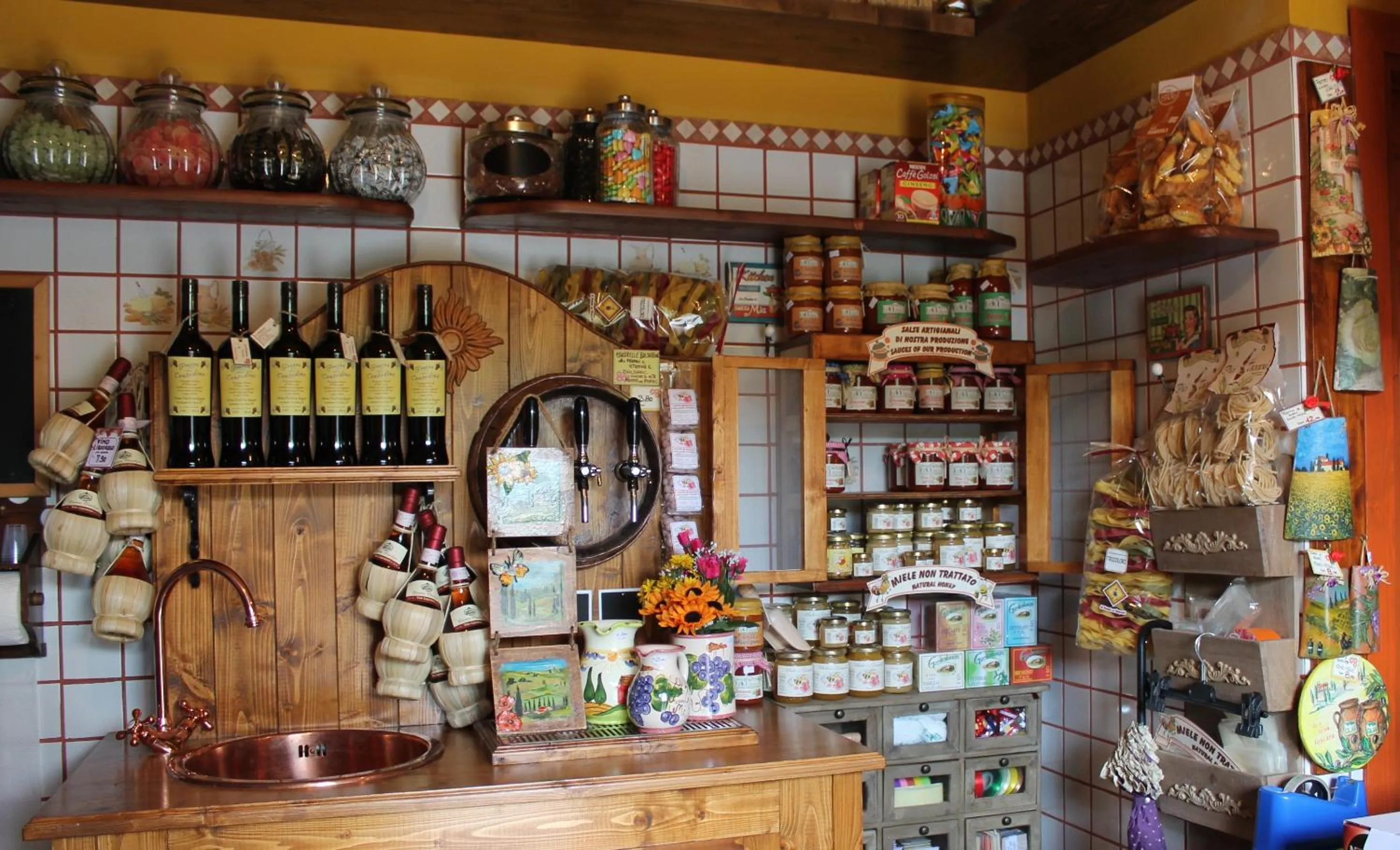 On-site shops in Casa Al Chianti B&B