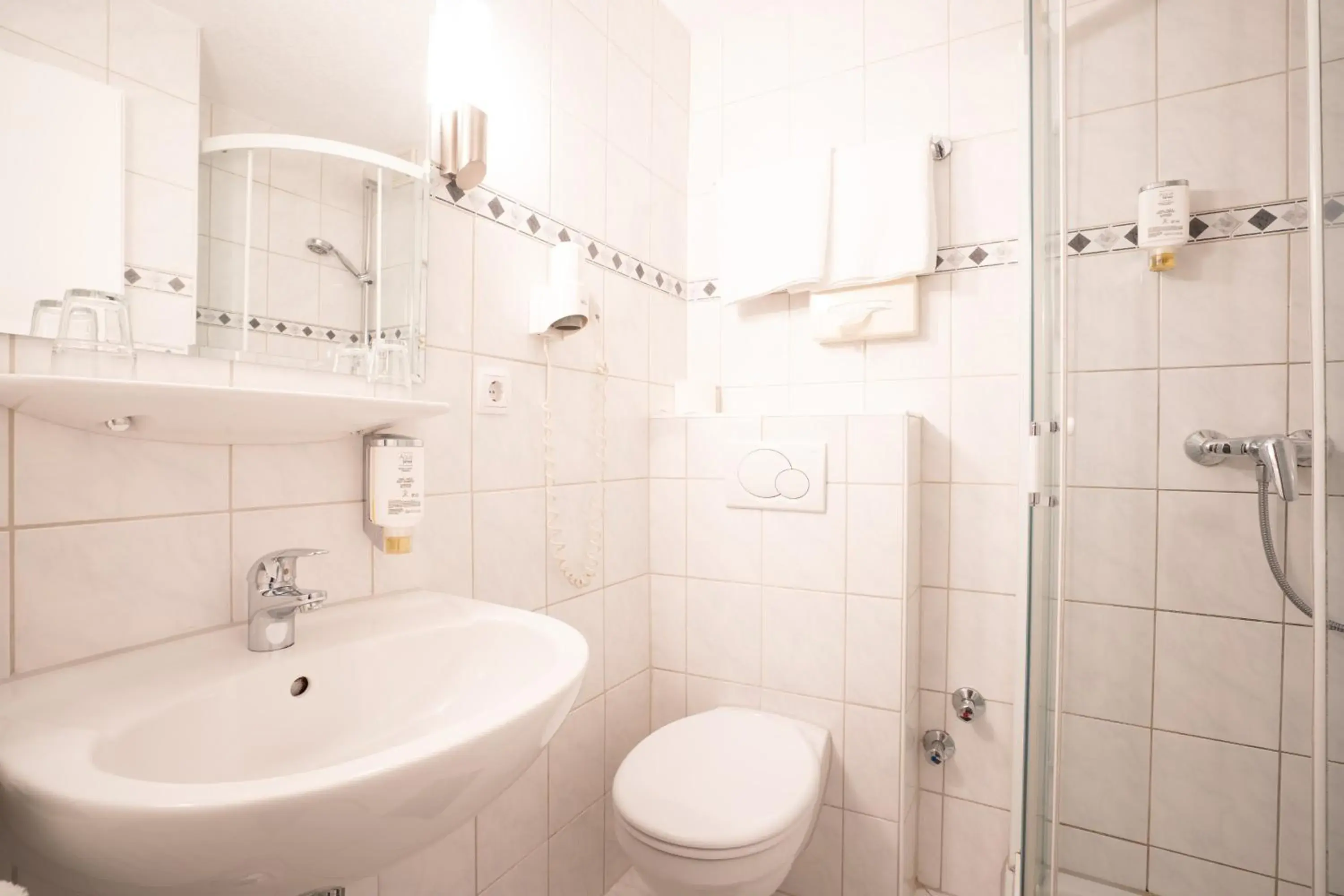 Twin Room in Hotel Zum Prinzen Sinsheim Twin Room in Hotel Zum Prinzen Sinsheim