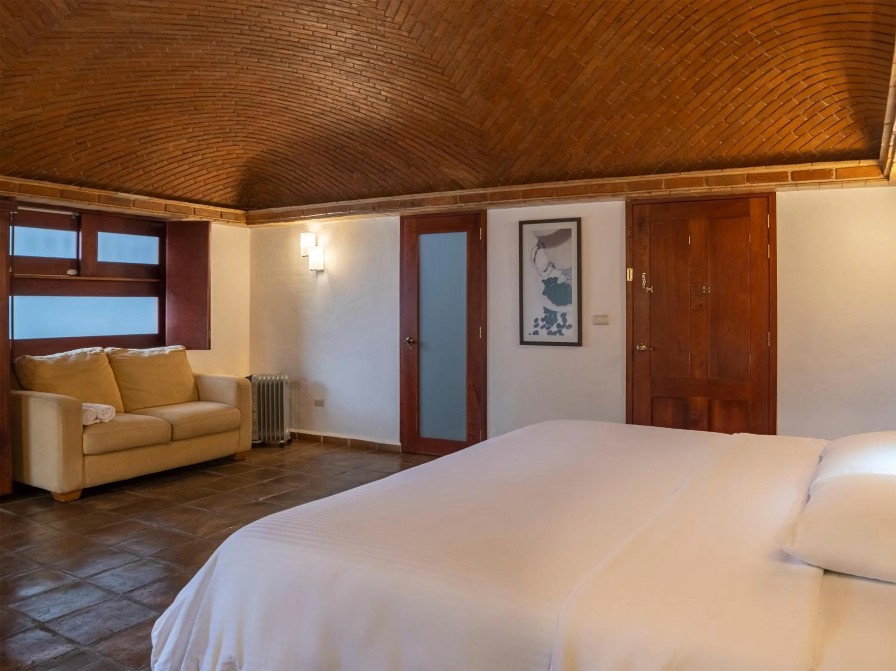 Photo of the whole room, Bed in Hotel Casa Real Del Café