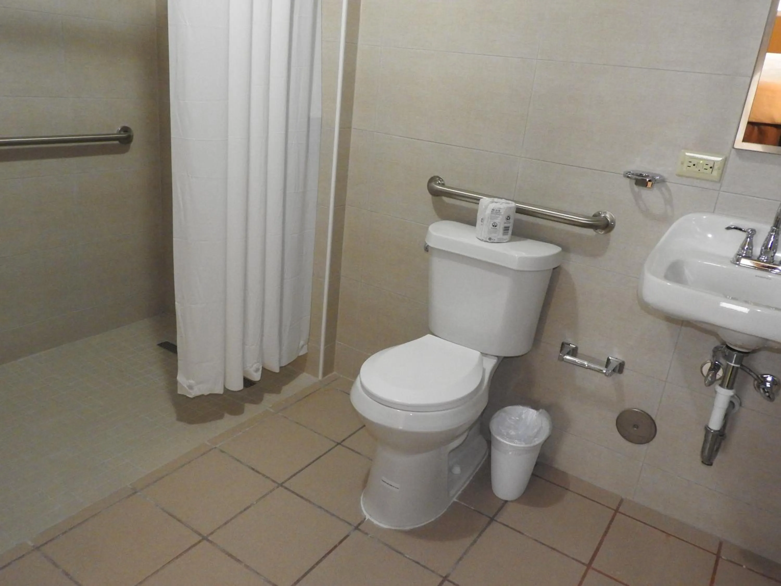 Shower in Dreams Miramar