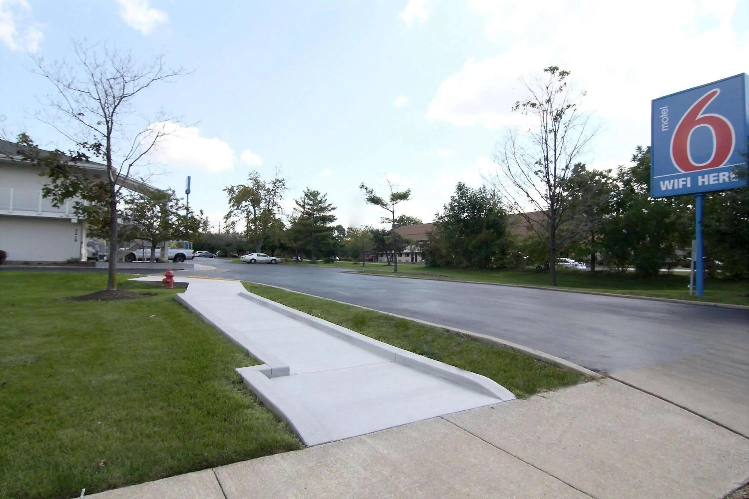 Property building in Motel 6-Middleburg Heights, OH - Cleveland