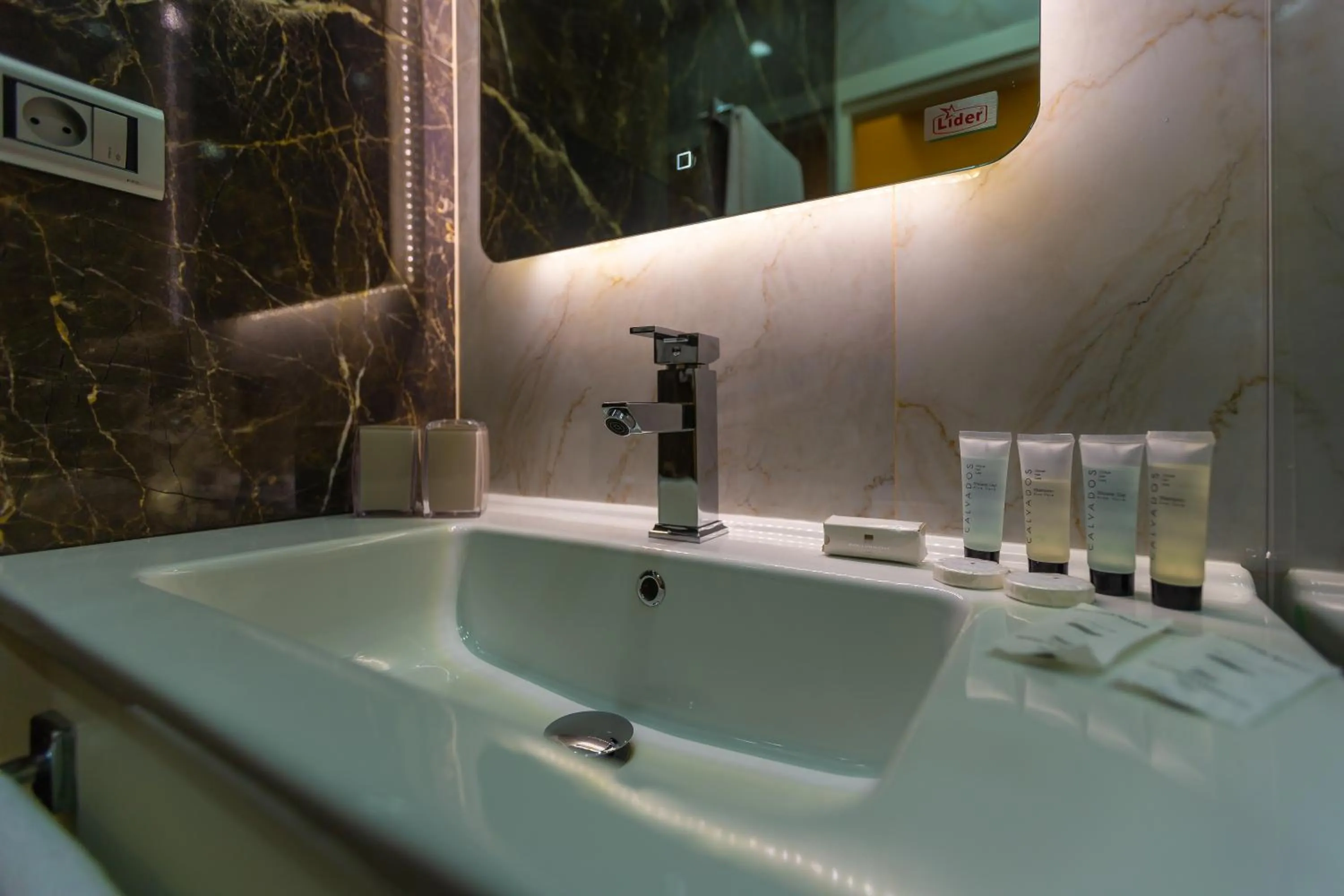 Bathroom in Aksent Hotel