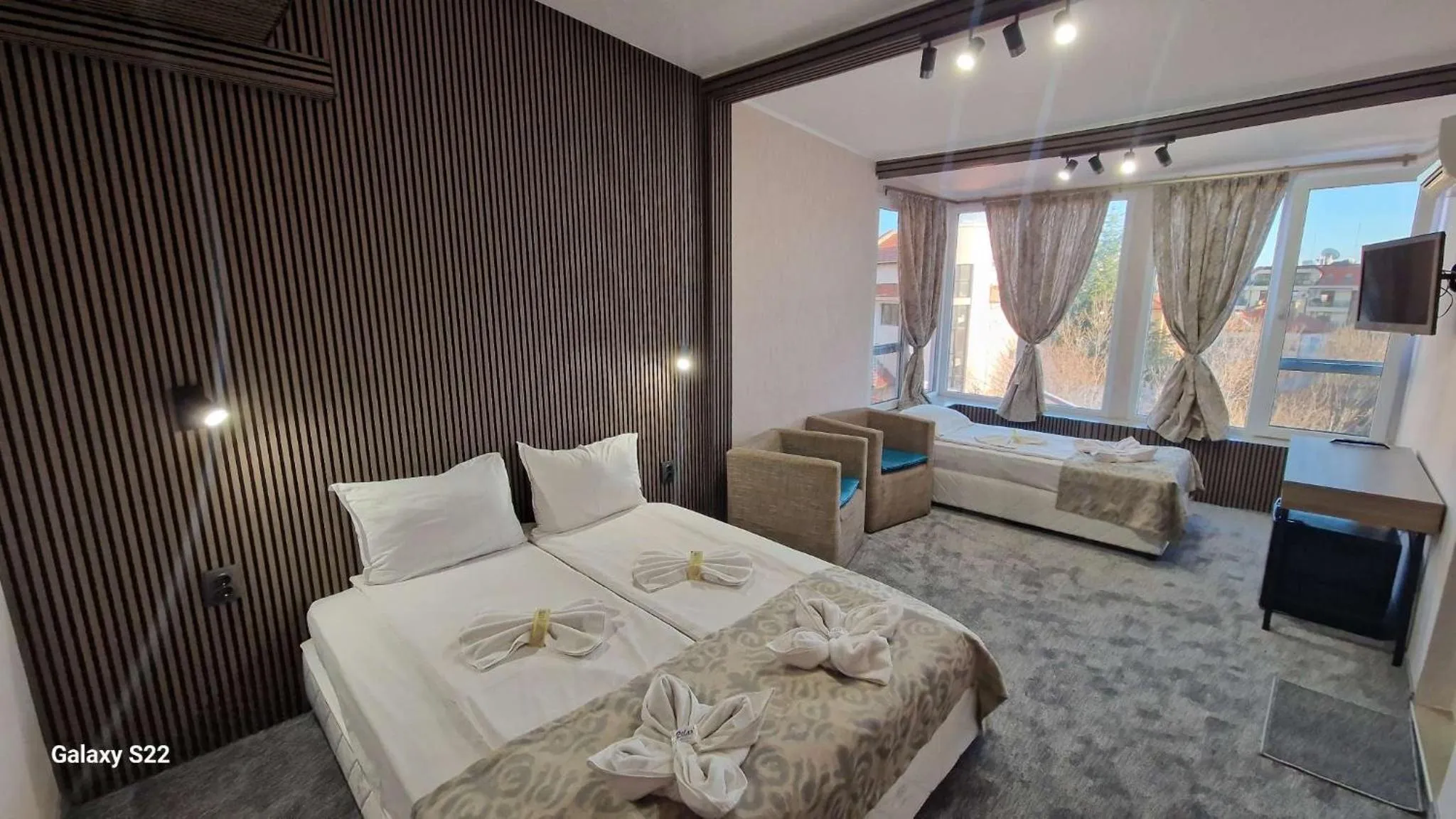 Bed in Family Hotel Kedara