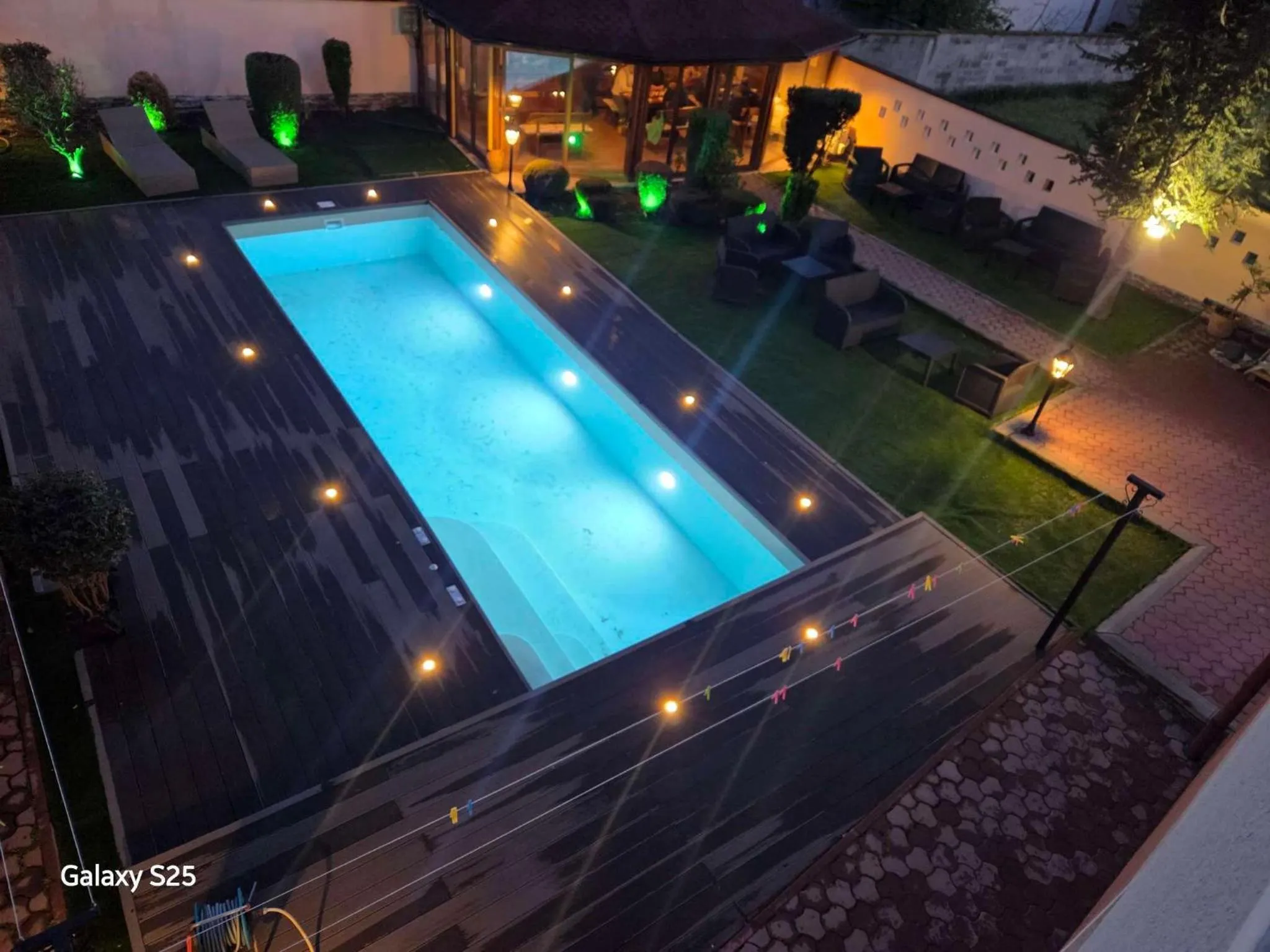 Swimming pool in Family Hotel Kedara