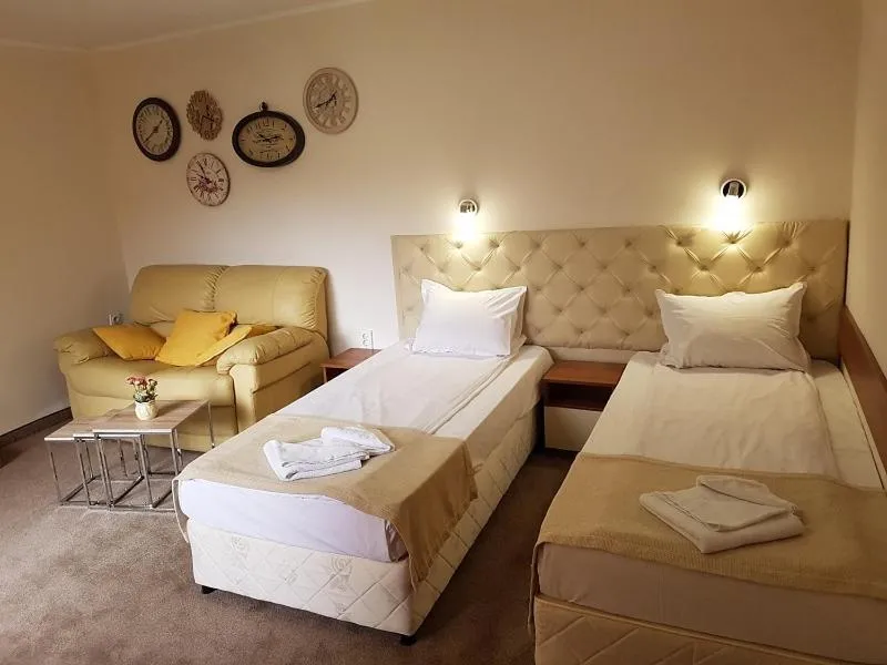 Bed in Family Hotel Kedara