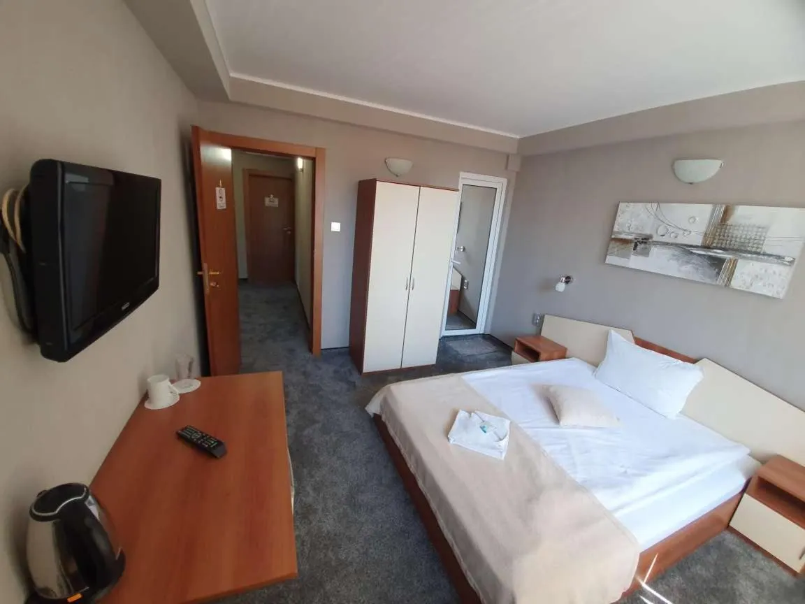 Bed in Family Hotel Kedara