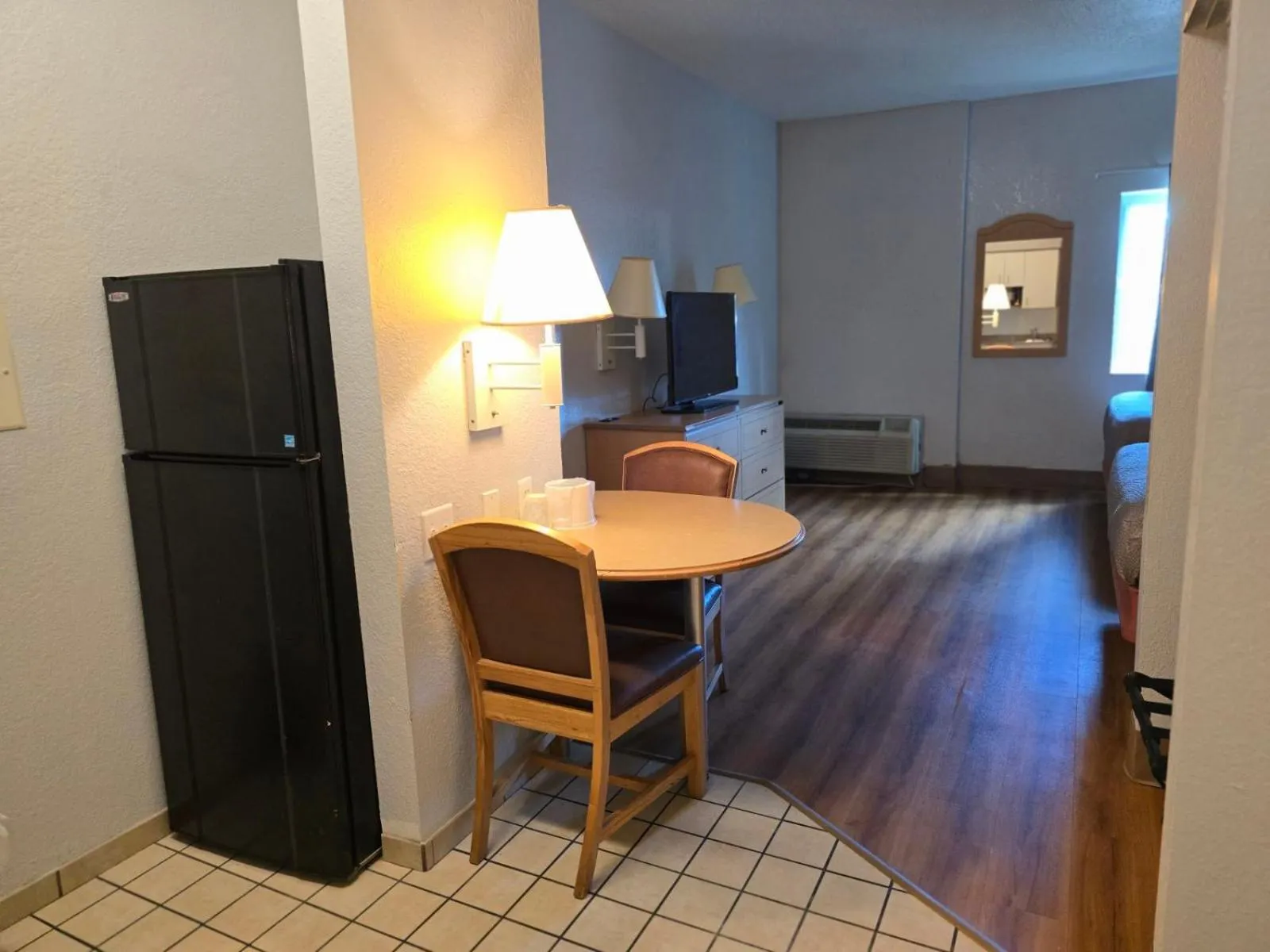 Seating area in Motel 6-Biloxi, MS - Beach