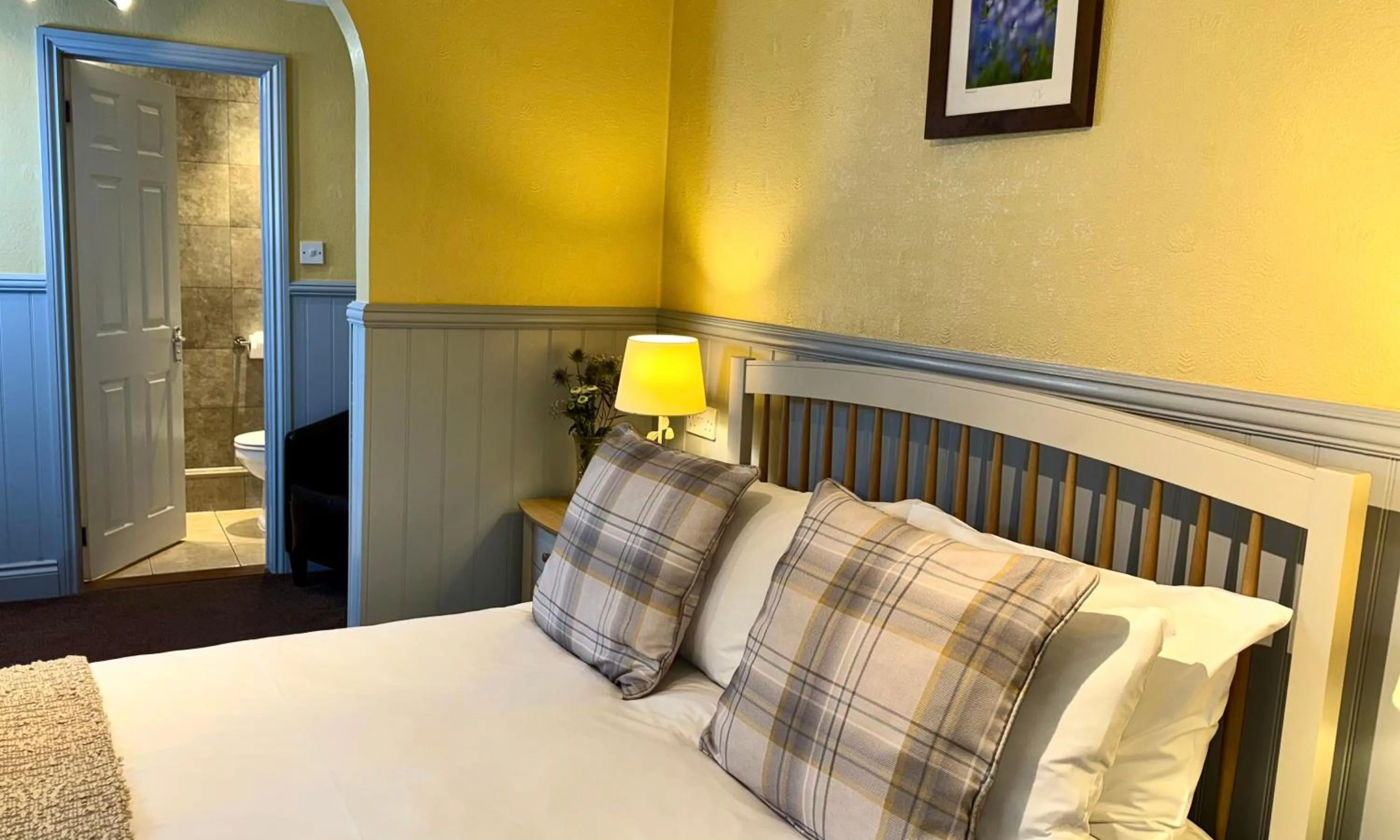 Bedroom, Bed in Sibton White Horse Inn