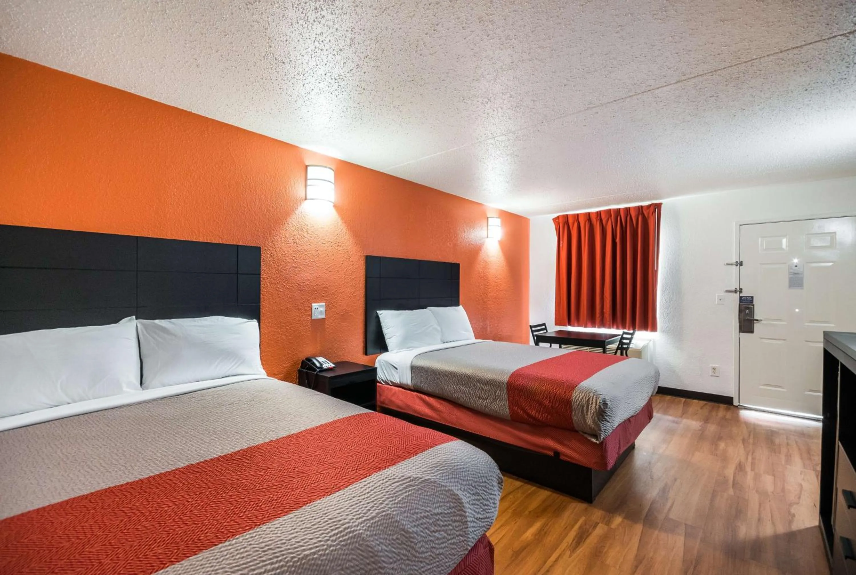 Photo of the whole room, Bed in Motel 6-Houston, TX - Brookhollow