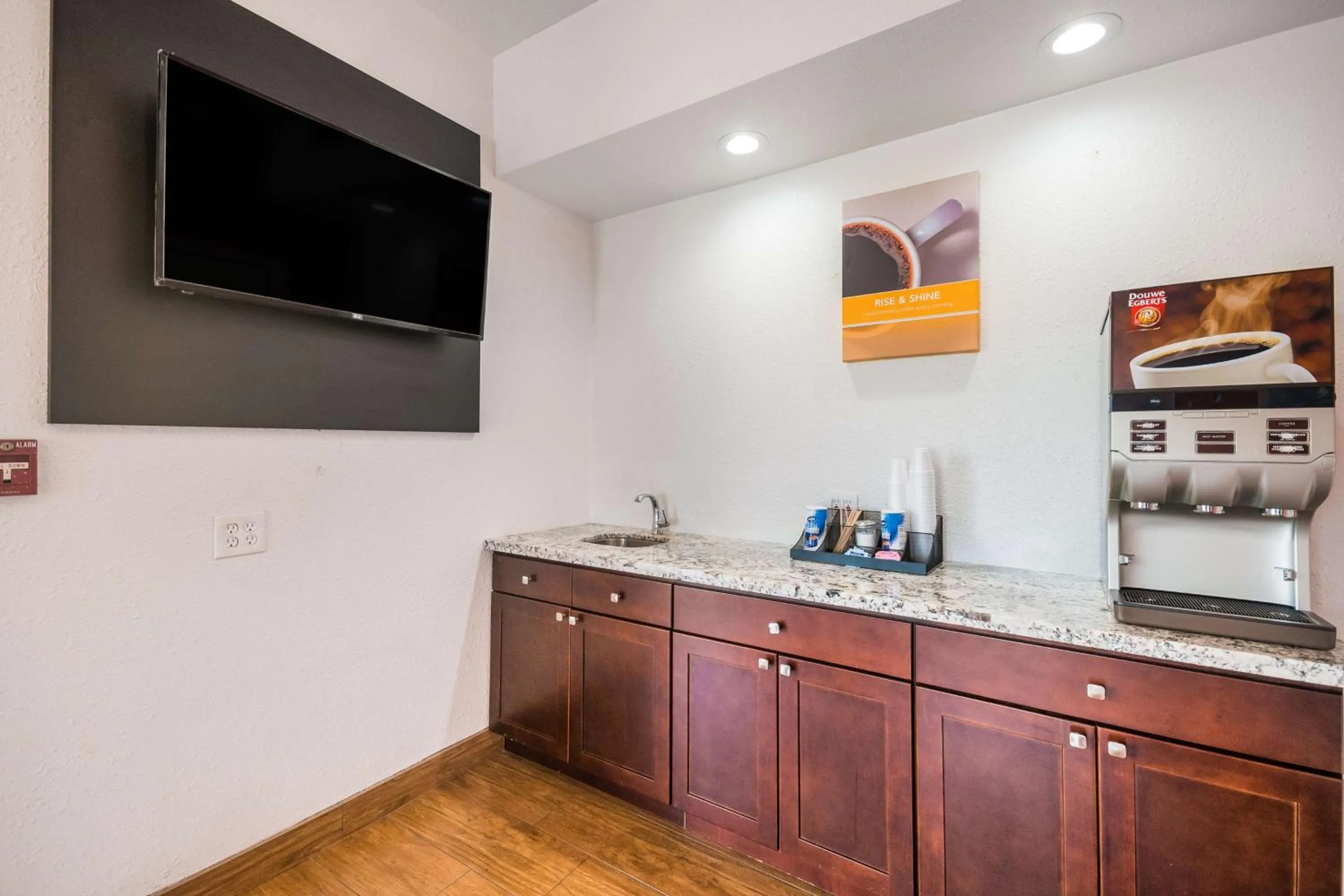 Restaurant/places to eat in Motel 6-Houston, TX - Brookhollow