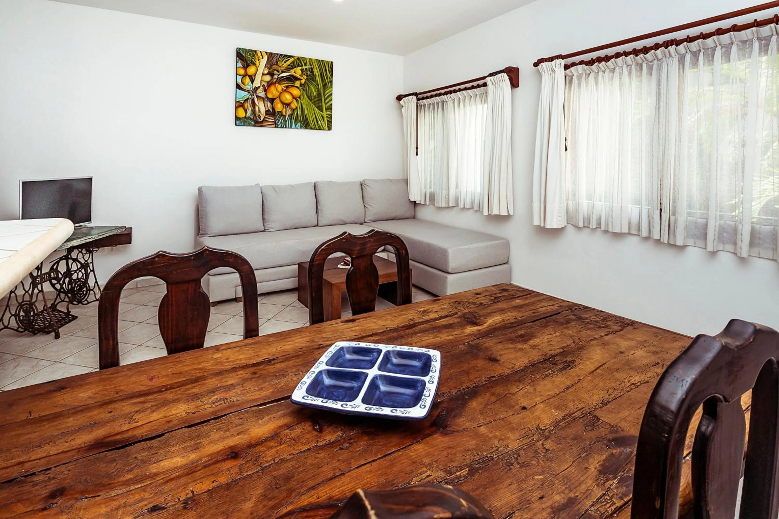 Dining area in Fabiola Condo Hotel