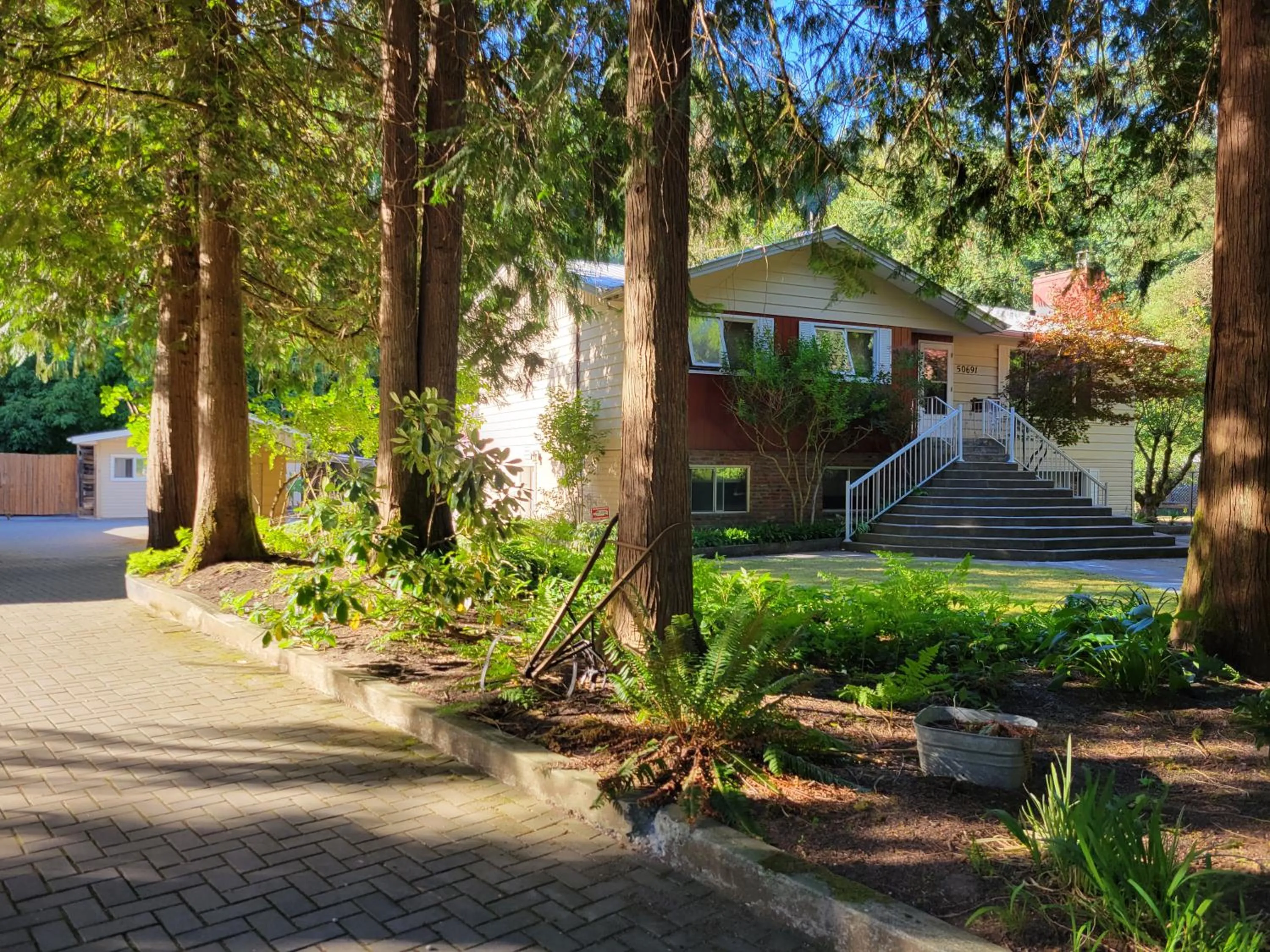 Riverbend Guest House