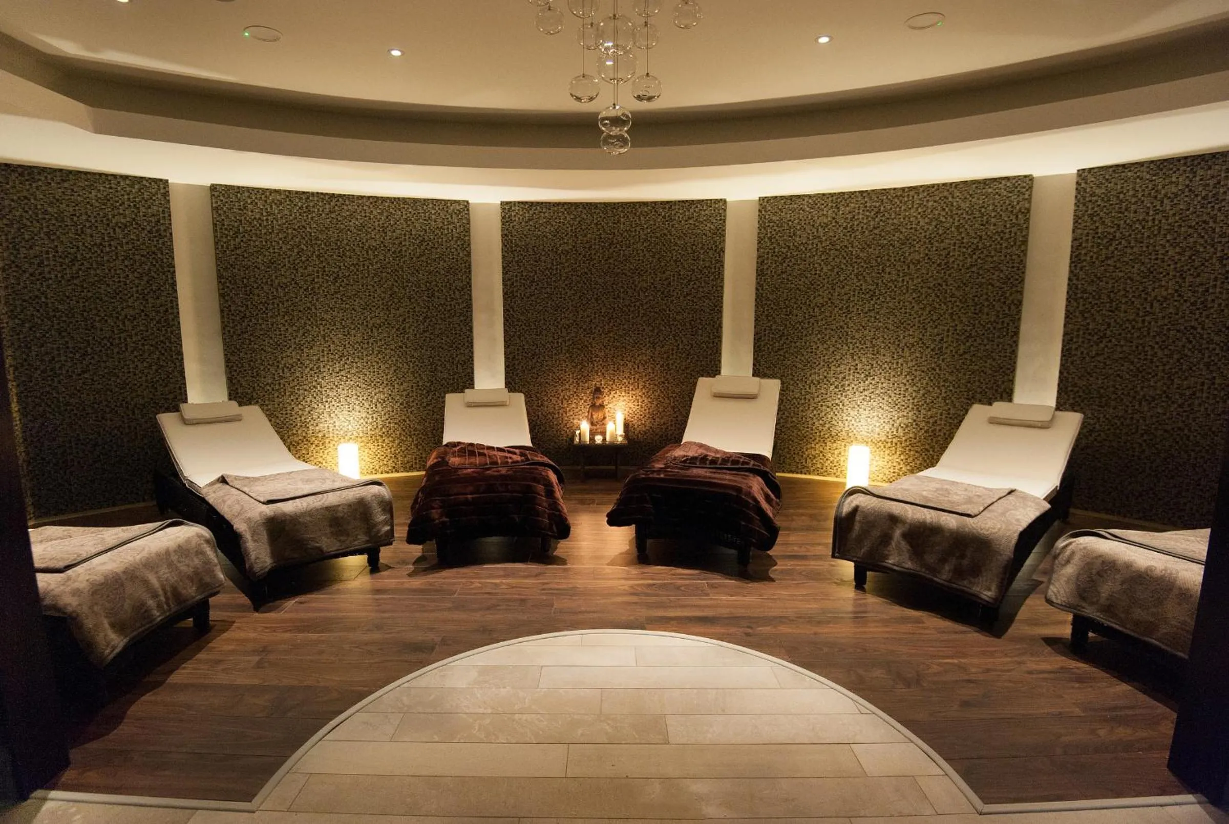 Spa and wellness centre/facilities, Bed in Killyhevlin Lakeside Hotel & Lodges