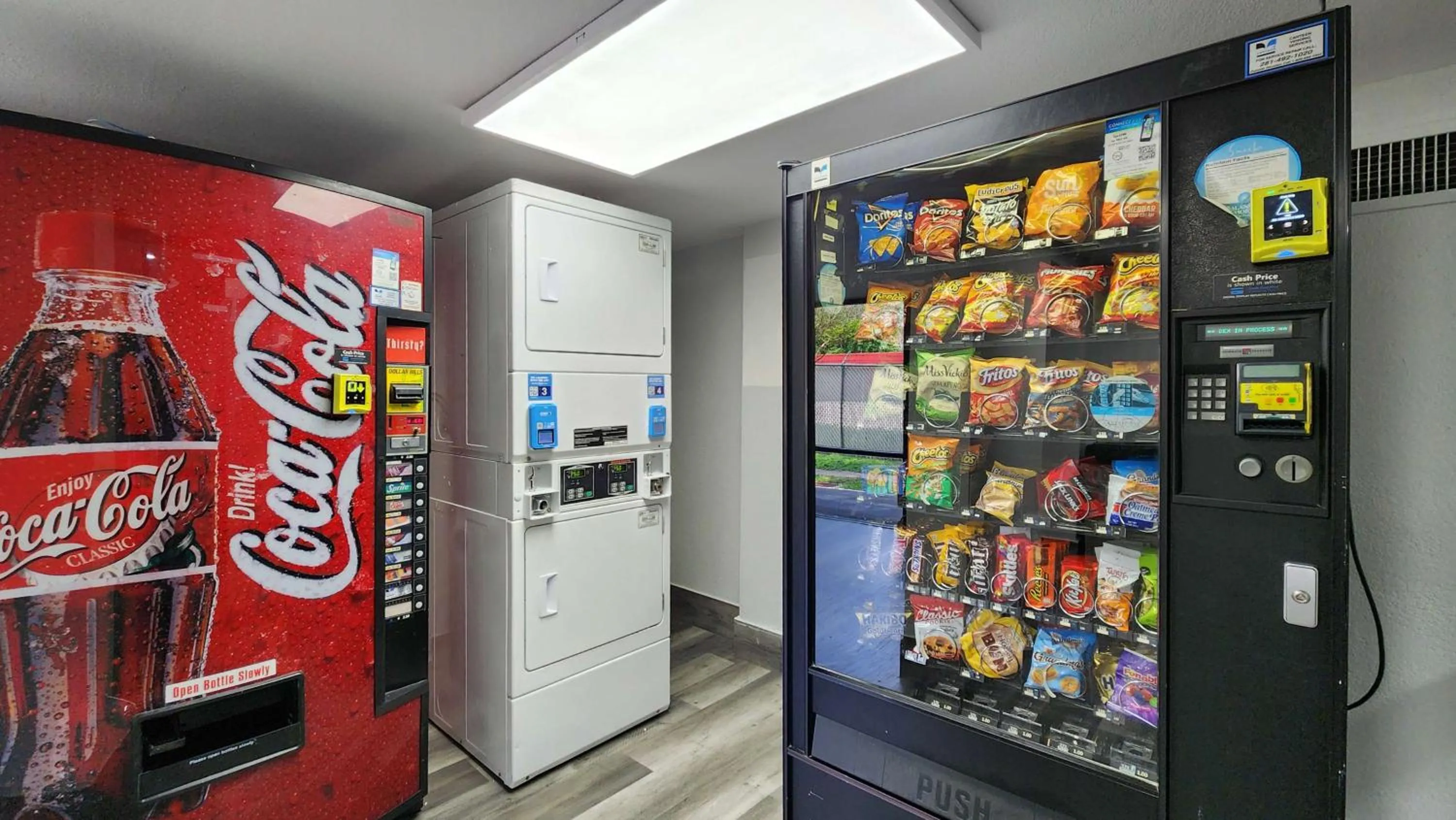 Photo of the whole room in Motel 6 Houston, TX - Medical Center - NRG Stadium