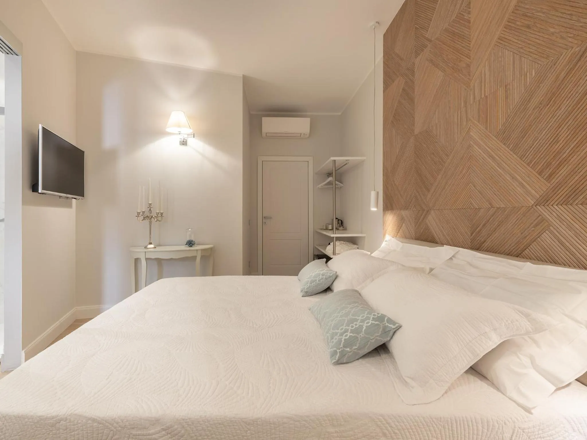 Bedroom, Bed in AQUAMADRE Suites