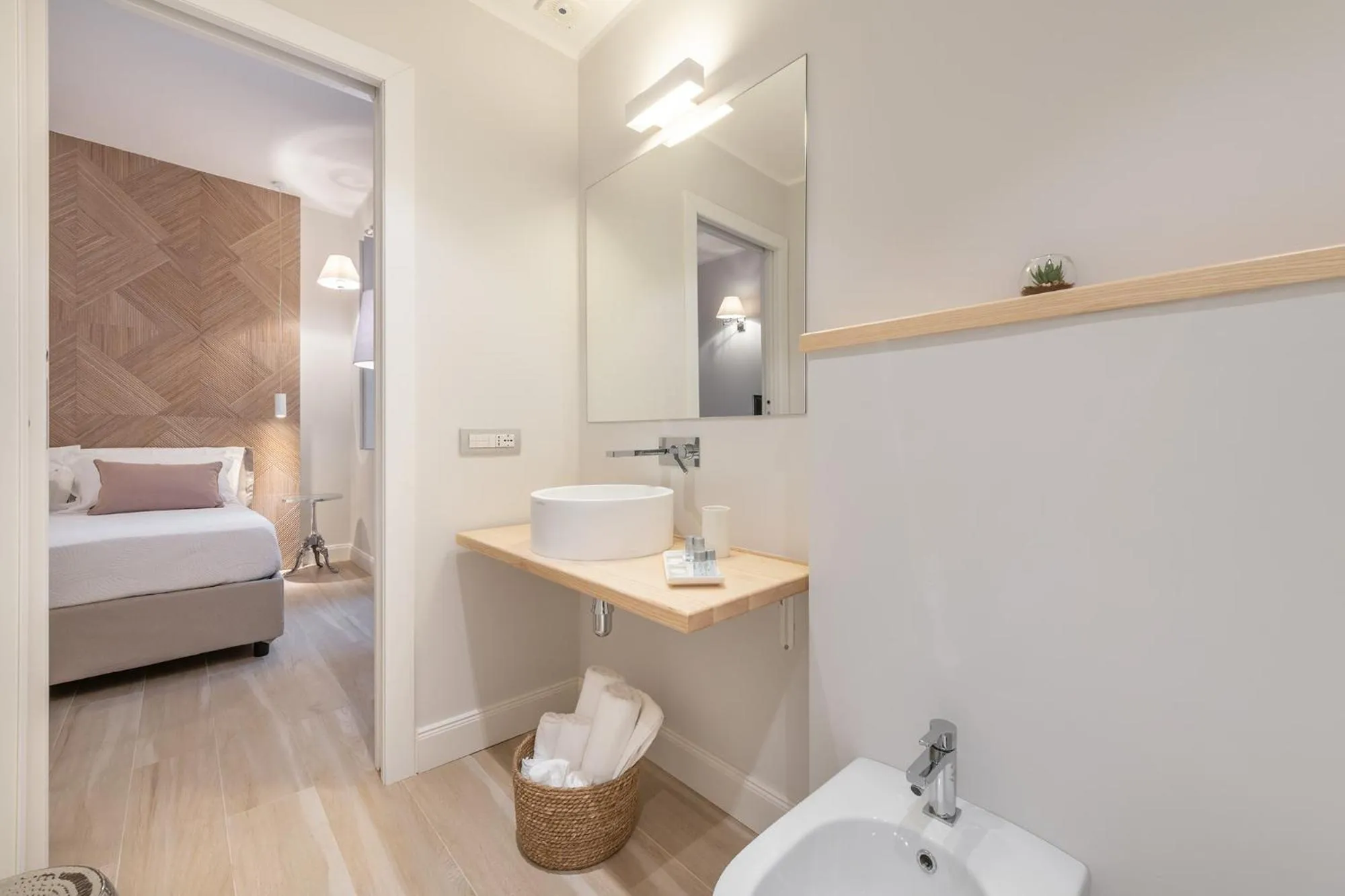 Bathroom, Bed in AQUAMADRE Suites