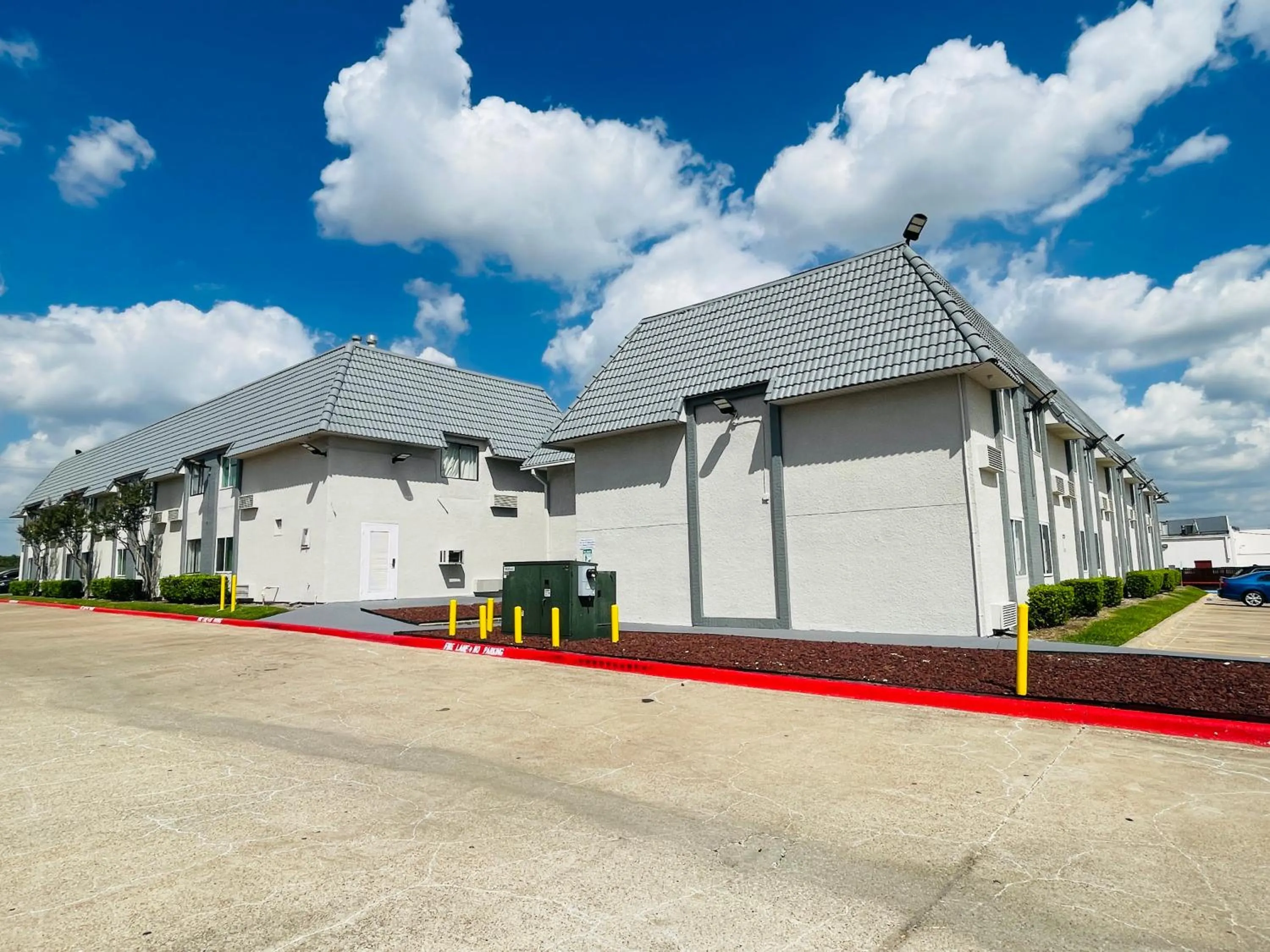 Property building in Motel 6-Duncanville, TX - Dallas