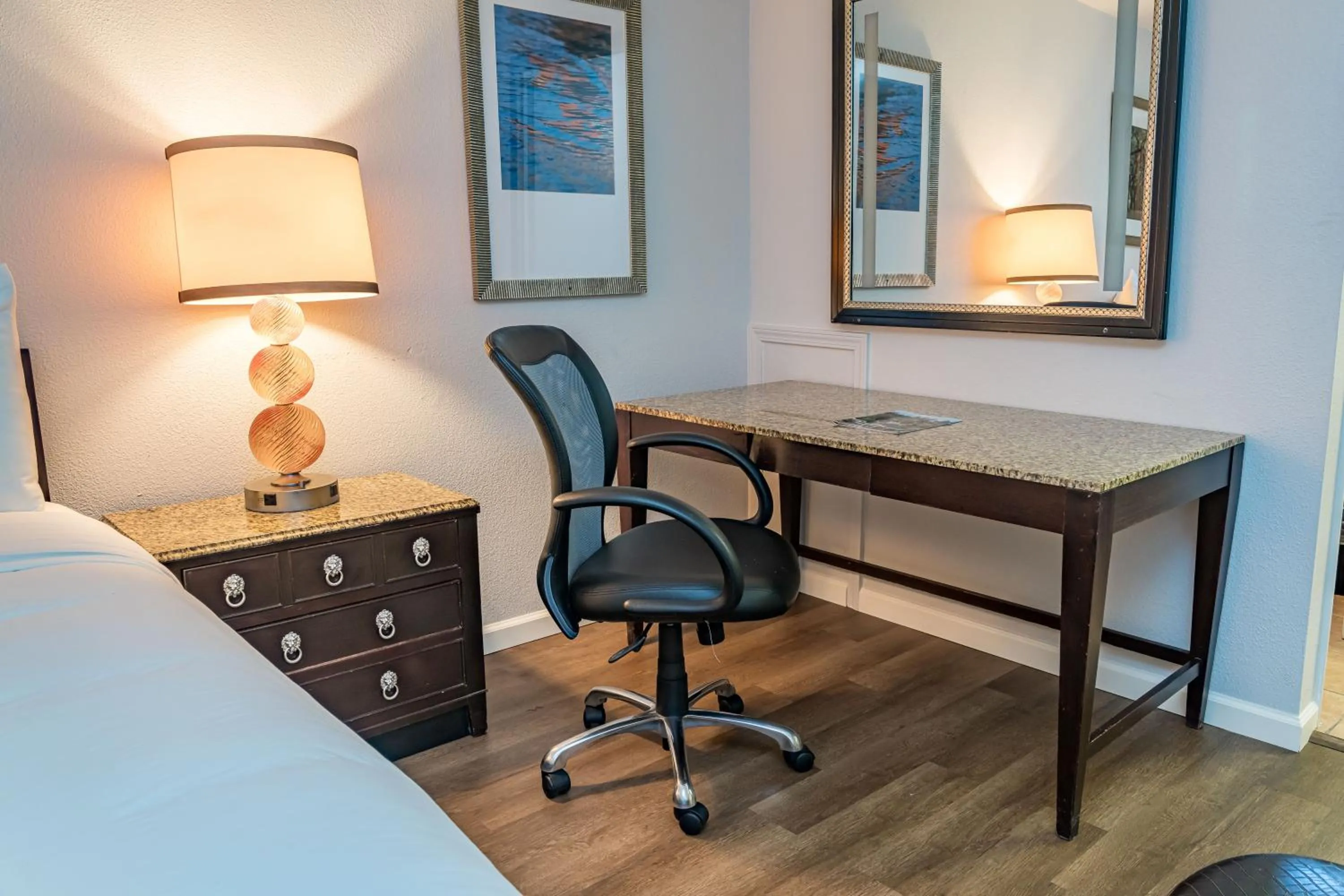 Bed in Traveler's Inn