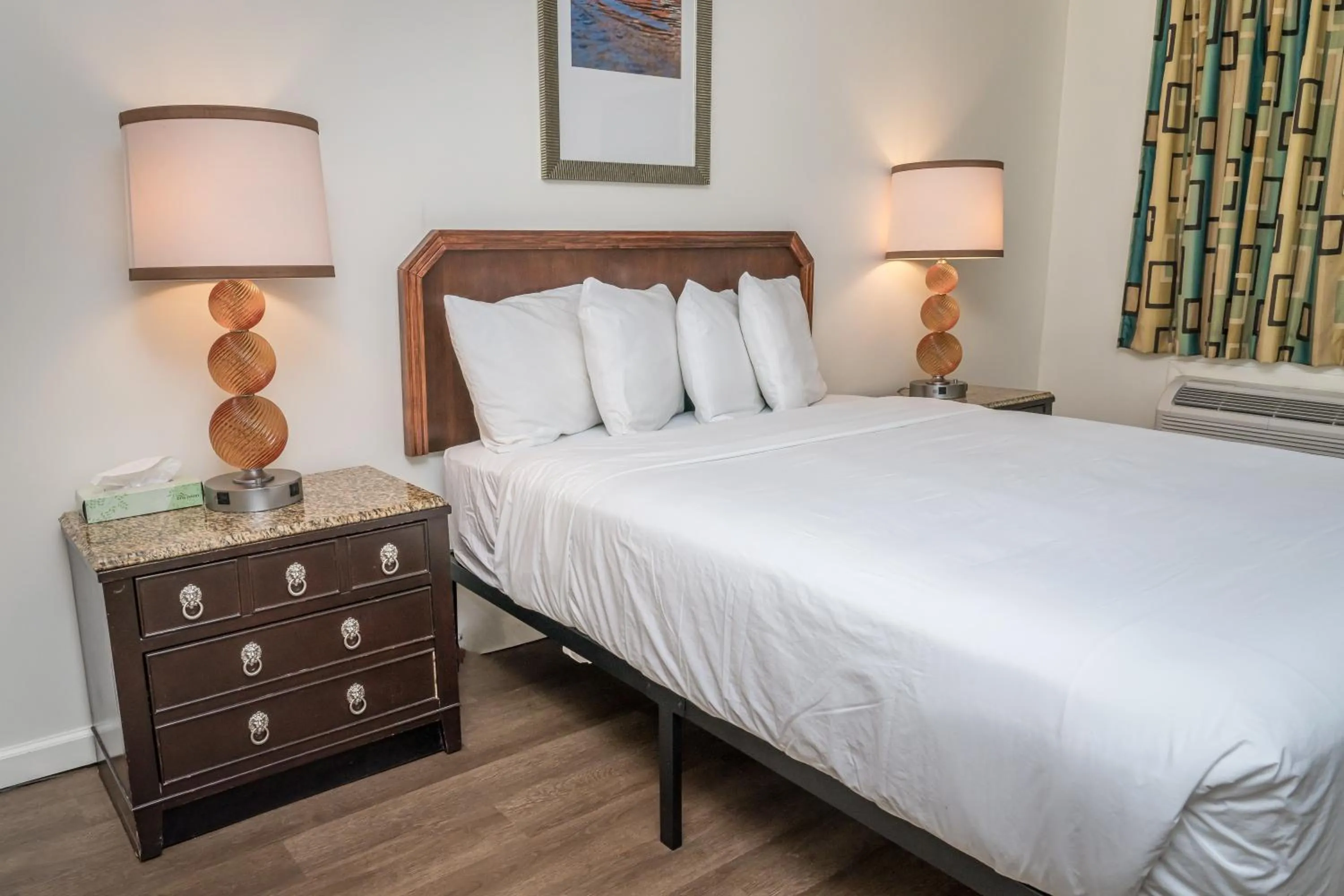 Bed in Traveler's Inn