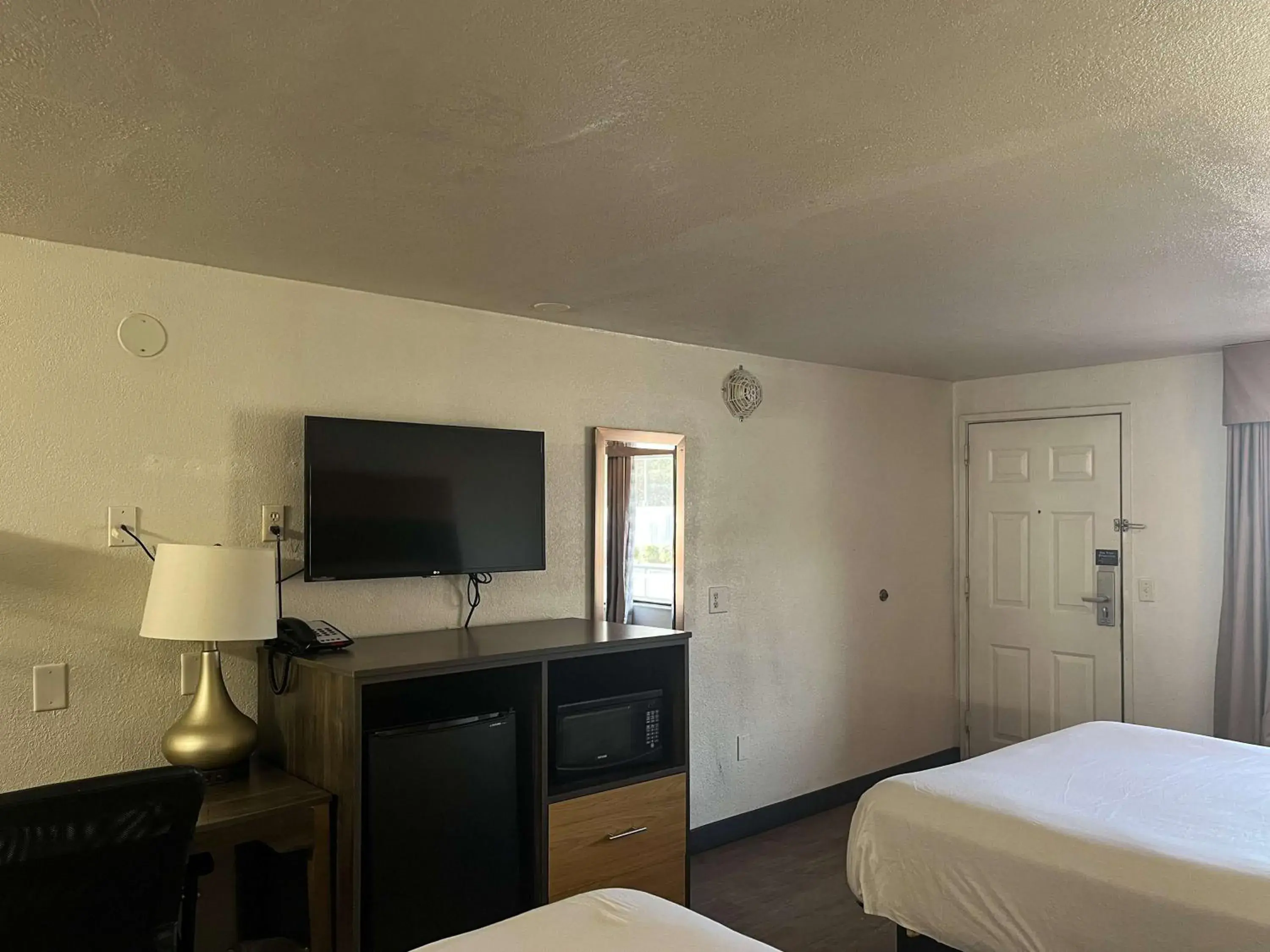 Queen Room with Two Queen Beds - Disability Access - Non-Smoking in Rodeway Inn Queen Room with Two Queen Beds - Disability Access - Non-Smoking in Rodeway Inn