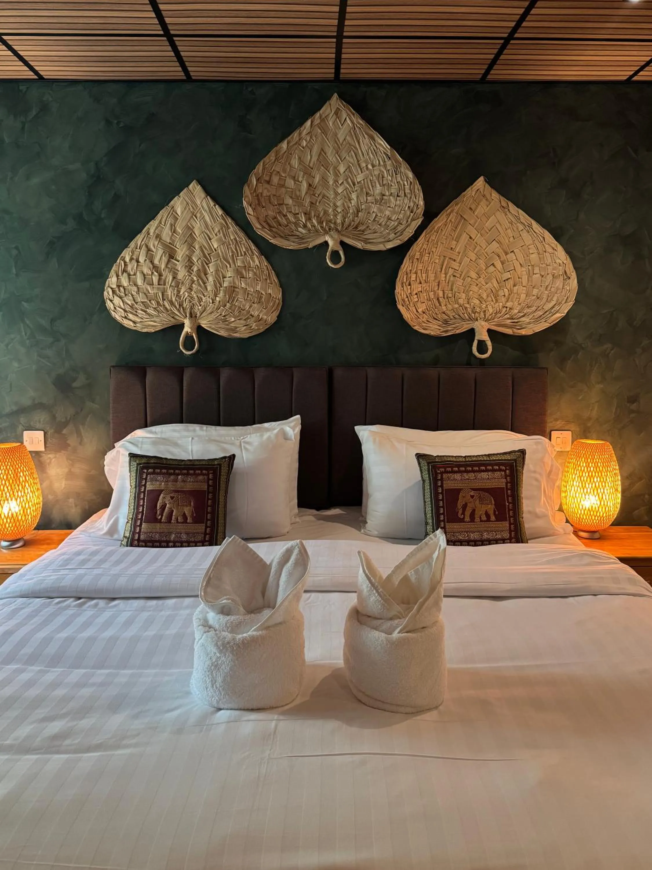 Bed in The Imperial Dragon Hotel