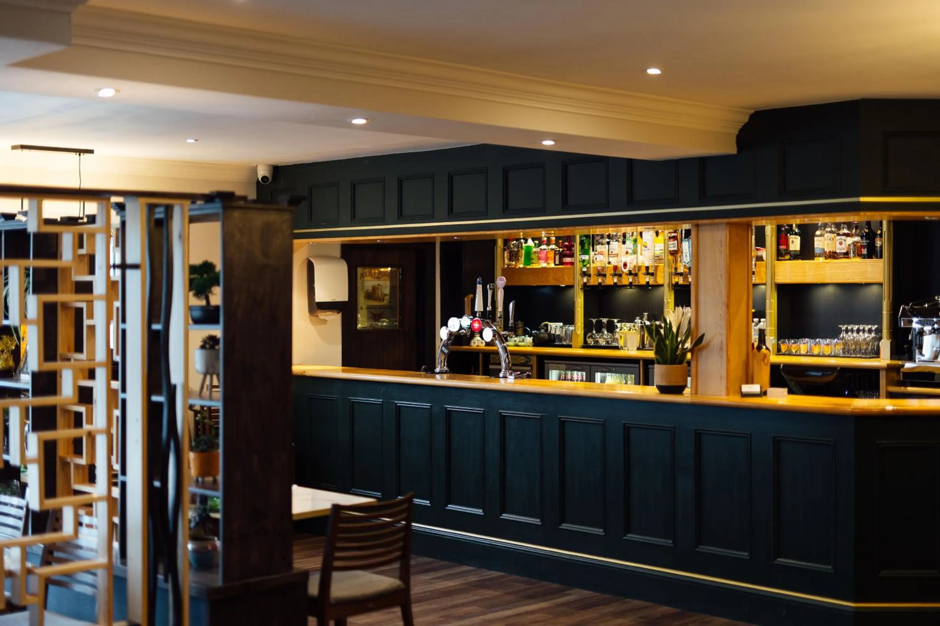 Restaurant/places to eat in The Imperial Dragon Hotel