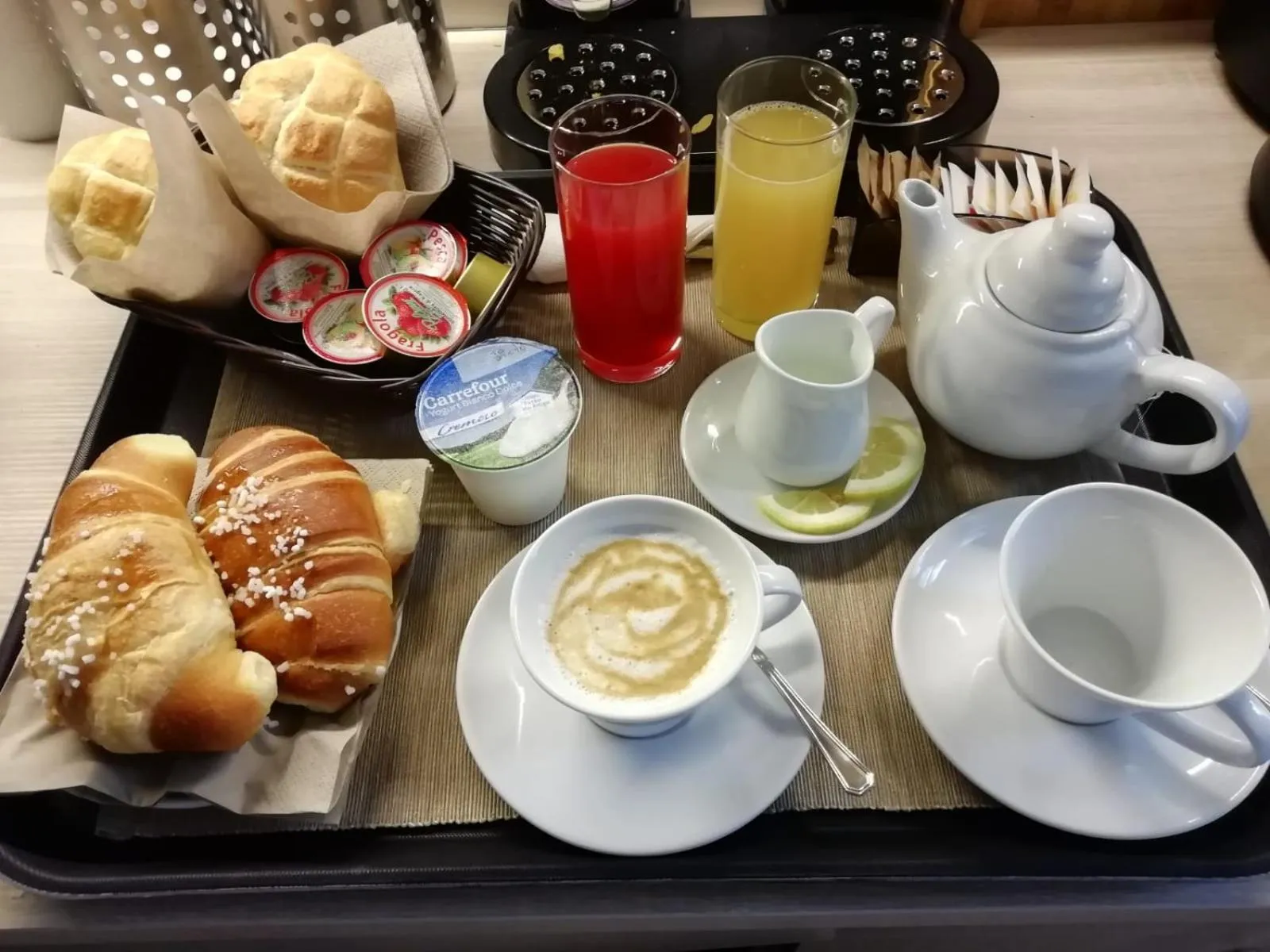 Food and drinks in 50 SUITE Guesthouse