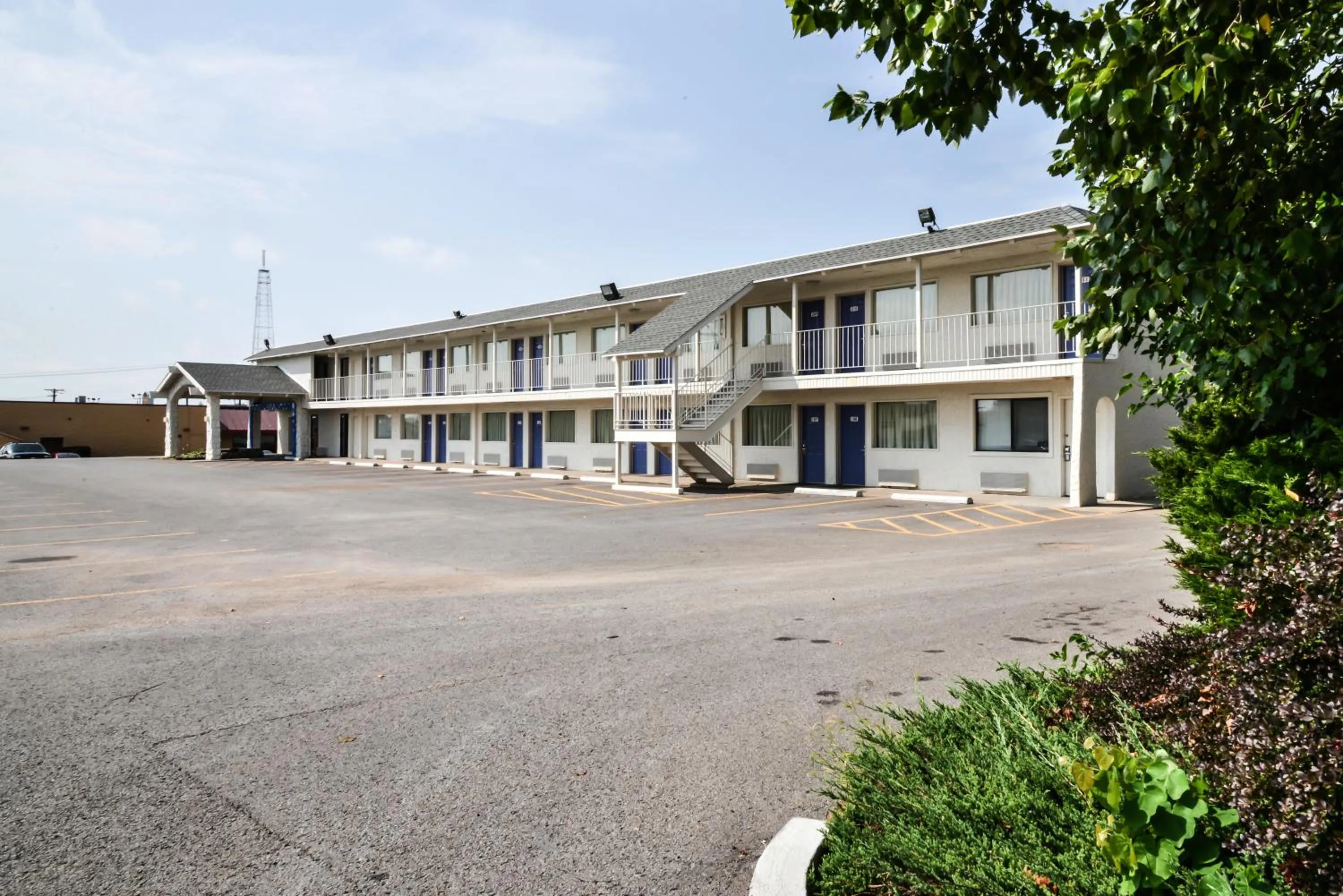 Facade/entrance in Motel 6-Saint Joseph, MO