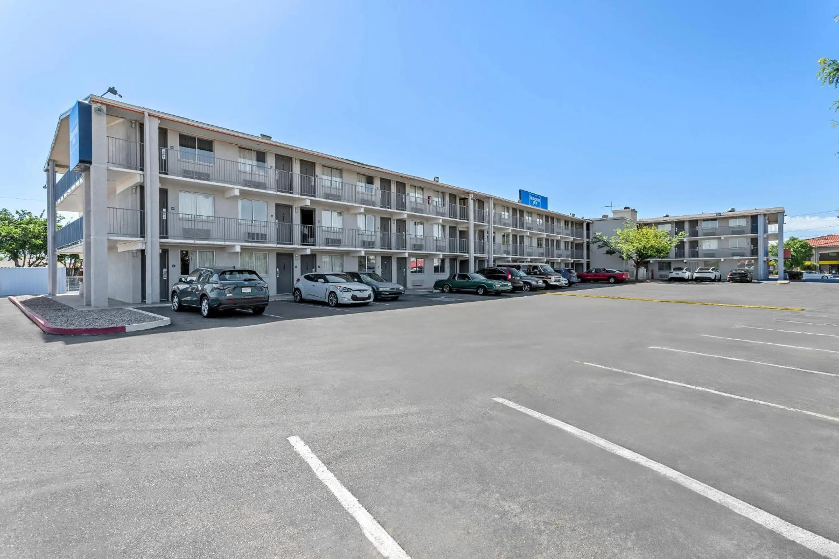 Property building in Rodeway Inn Albuquerque West