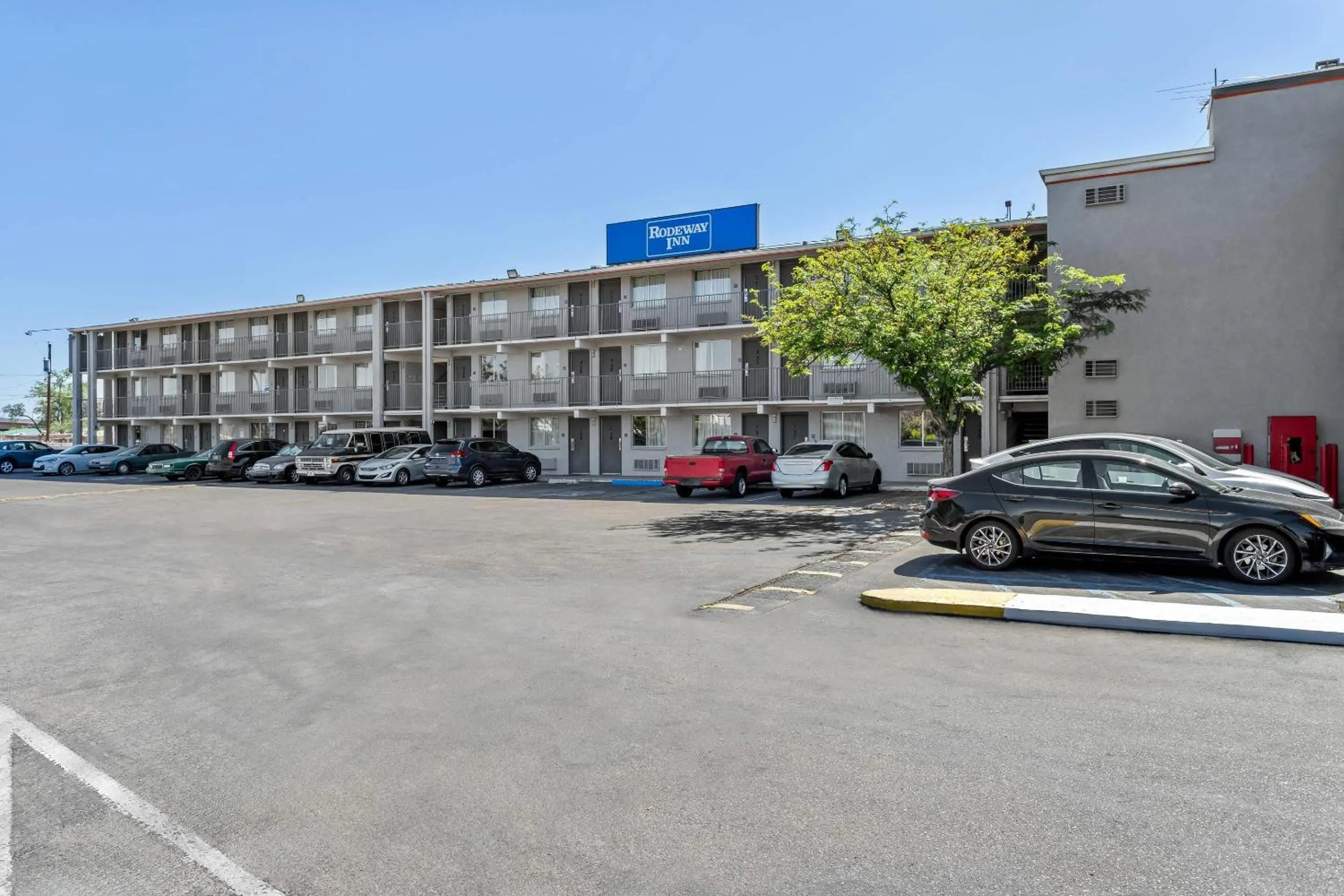 Property building in Rodeway Inn Albuquerque West