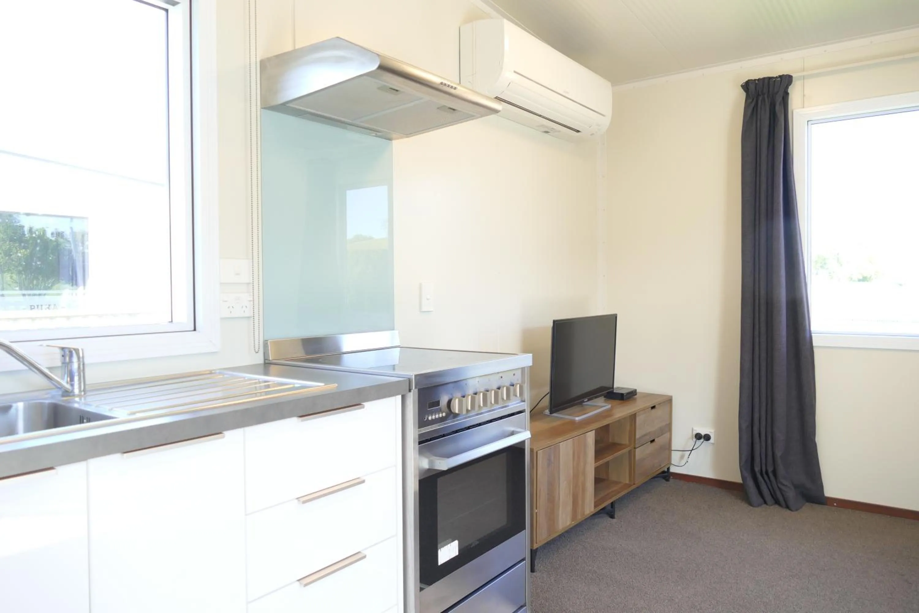 TV and multimedia in Riverside Whakatane Holiday Park