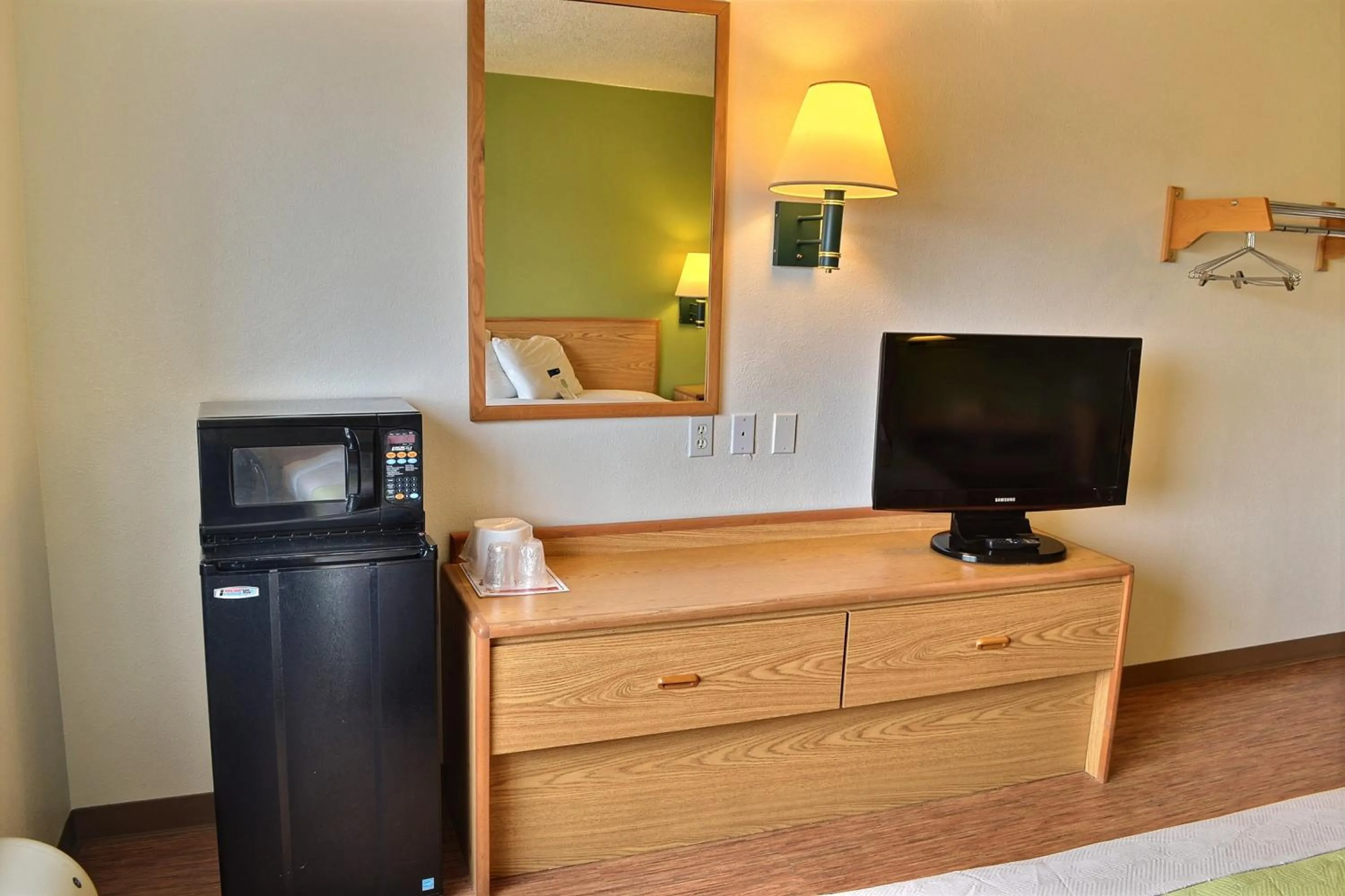 TV and multimedia in Motel 6-Billings, MT - North