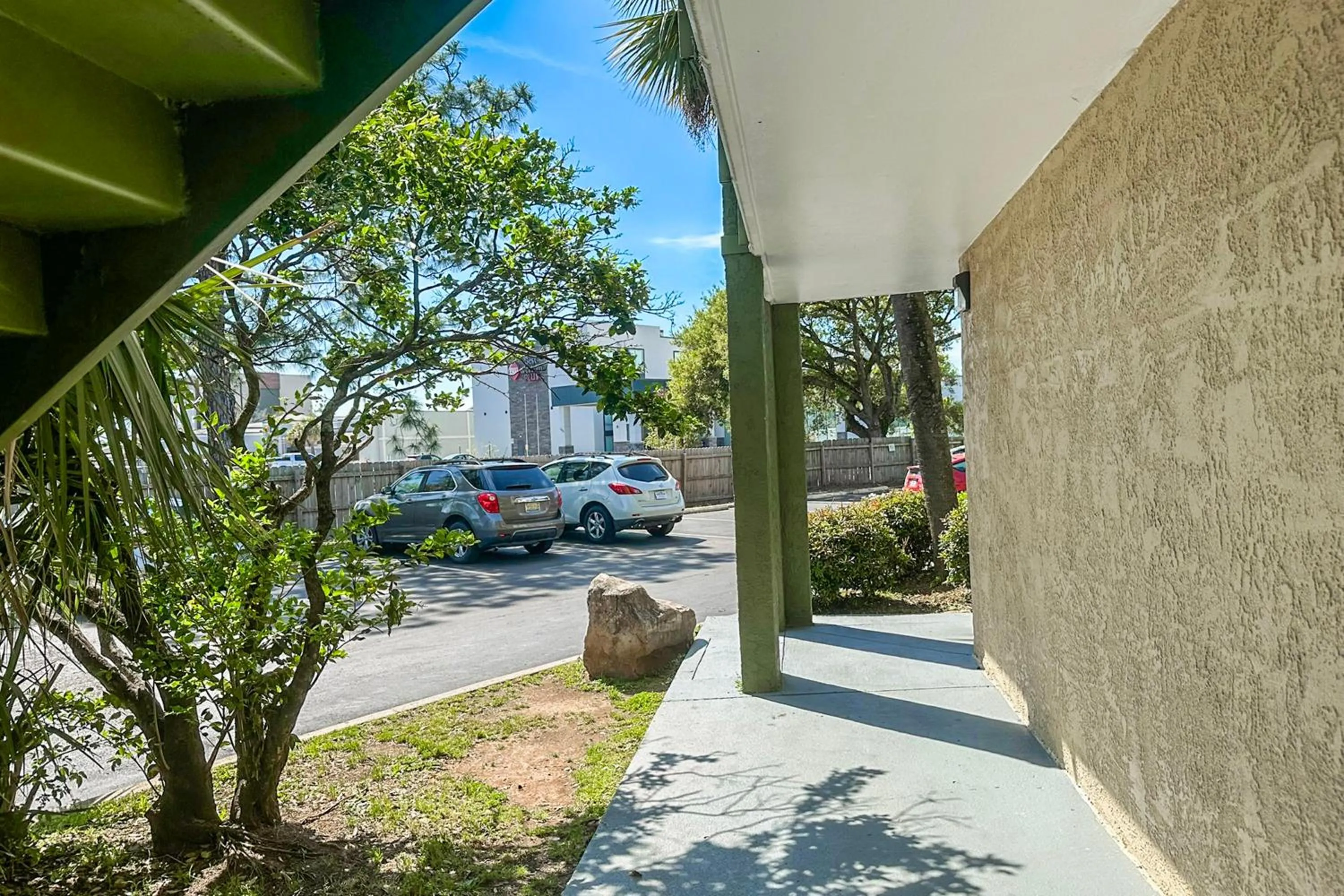 Parking in OYO Hotel Mobile, AL I-65 at Airport Blvd