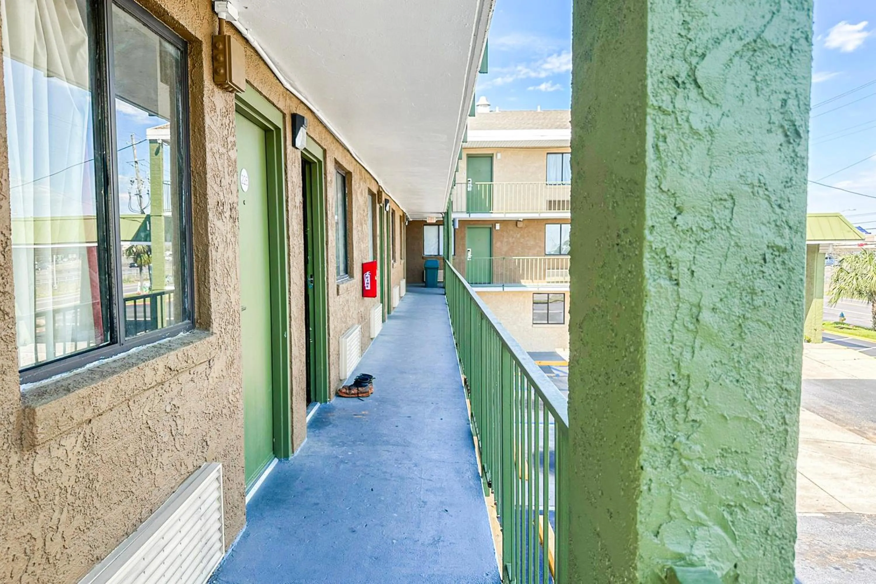 Balcony/Terrace in OYO Hotel Mobile, AL I-65 at Airport Blvd