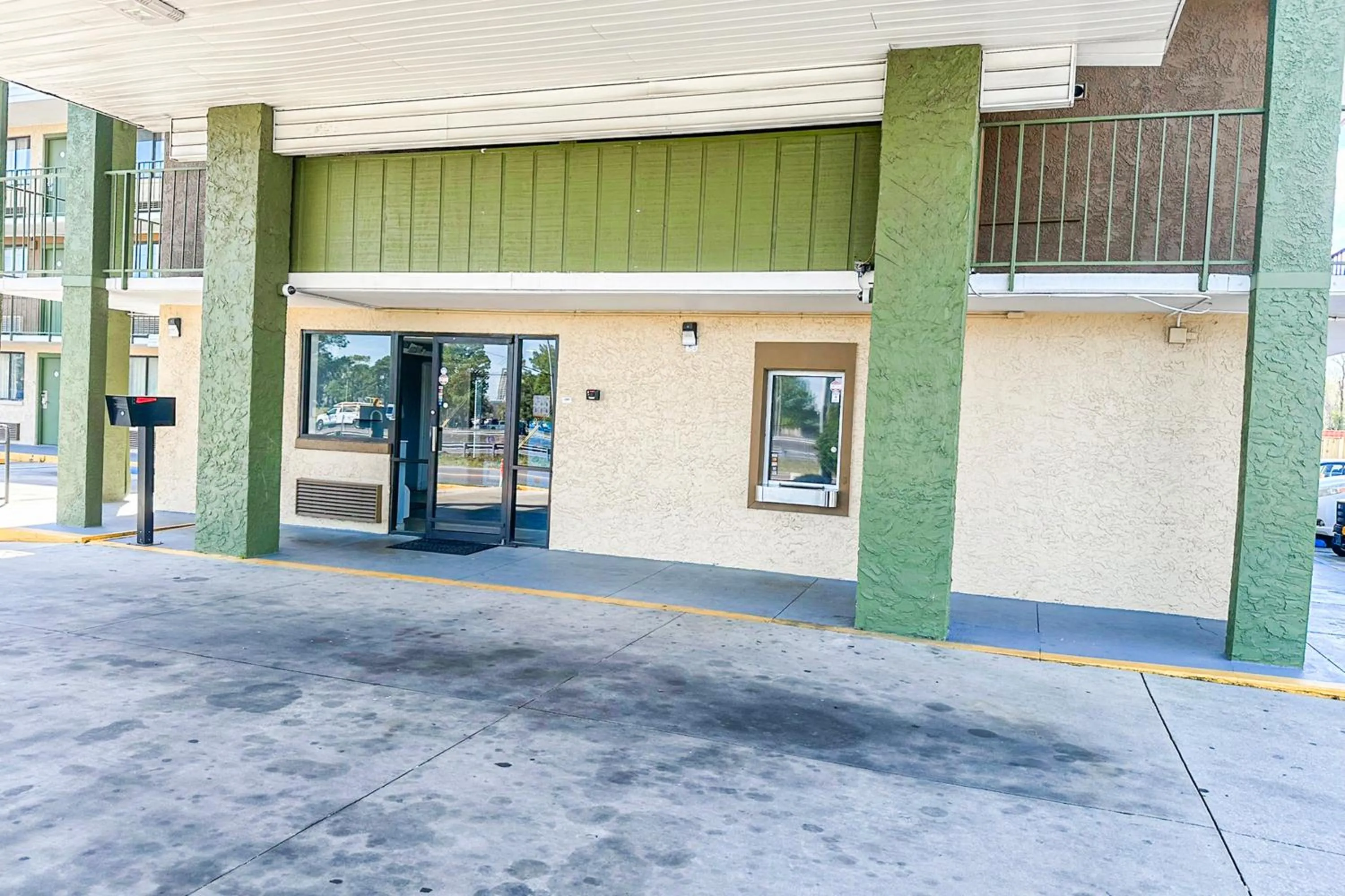 Property building in OYO Hotel Mobile, AL I-65 at Airport Blvd