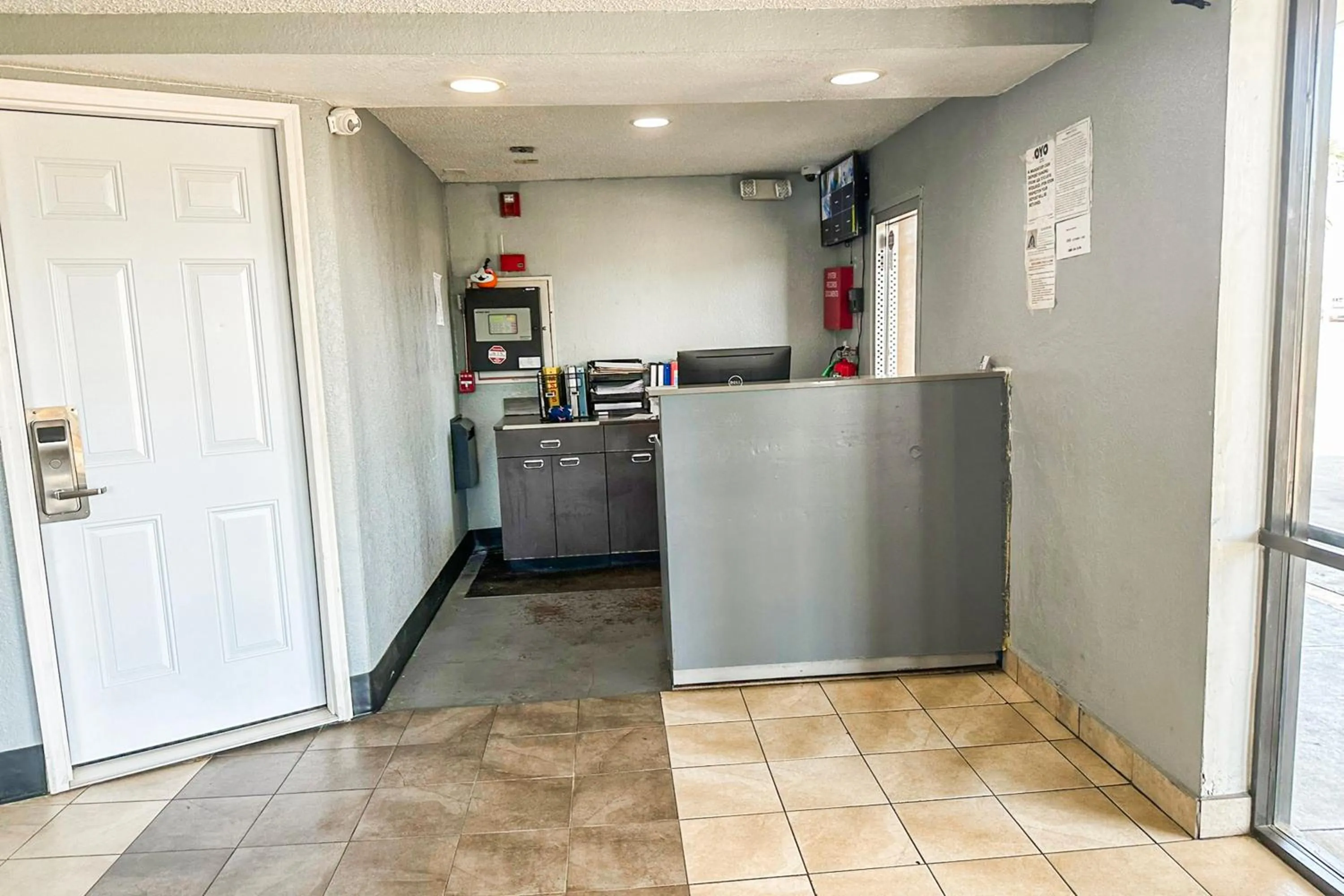 Lobby or reception in OYO Hotel Mobile, AL I-65 at Airport Blvd