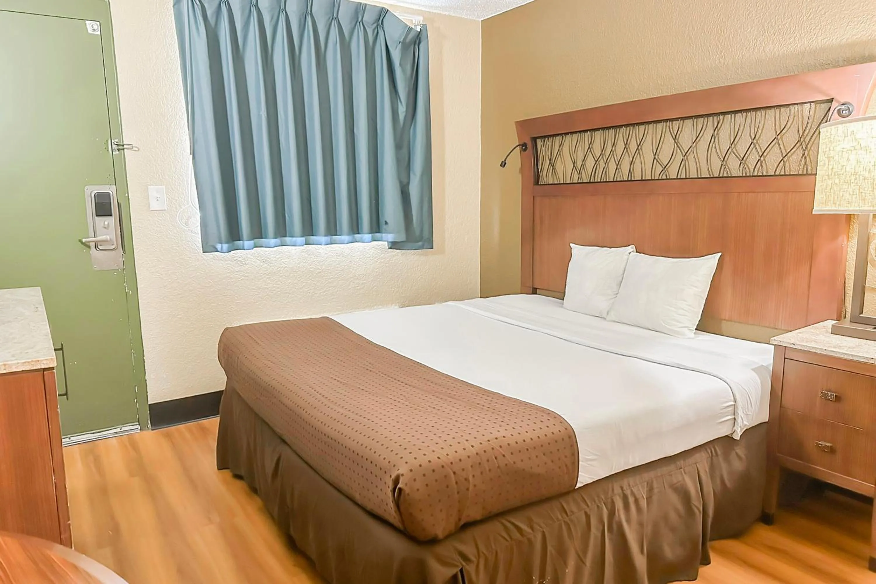 Bedroom, Bed in OYO Hotel Mobile, AL I-65 at Airport Blvd