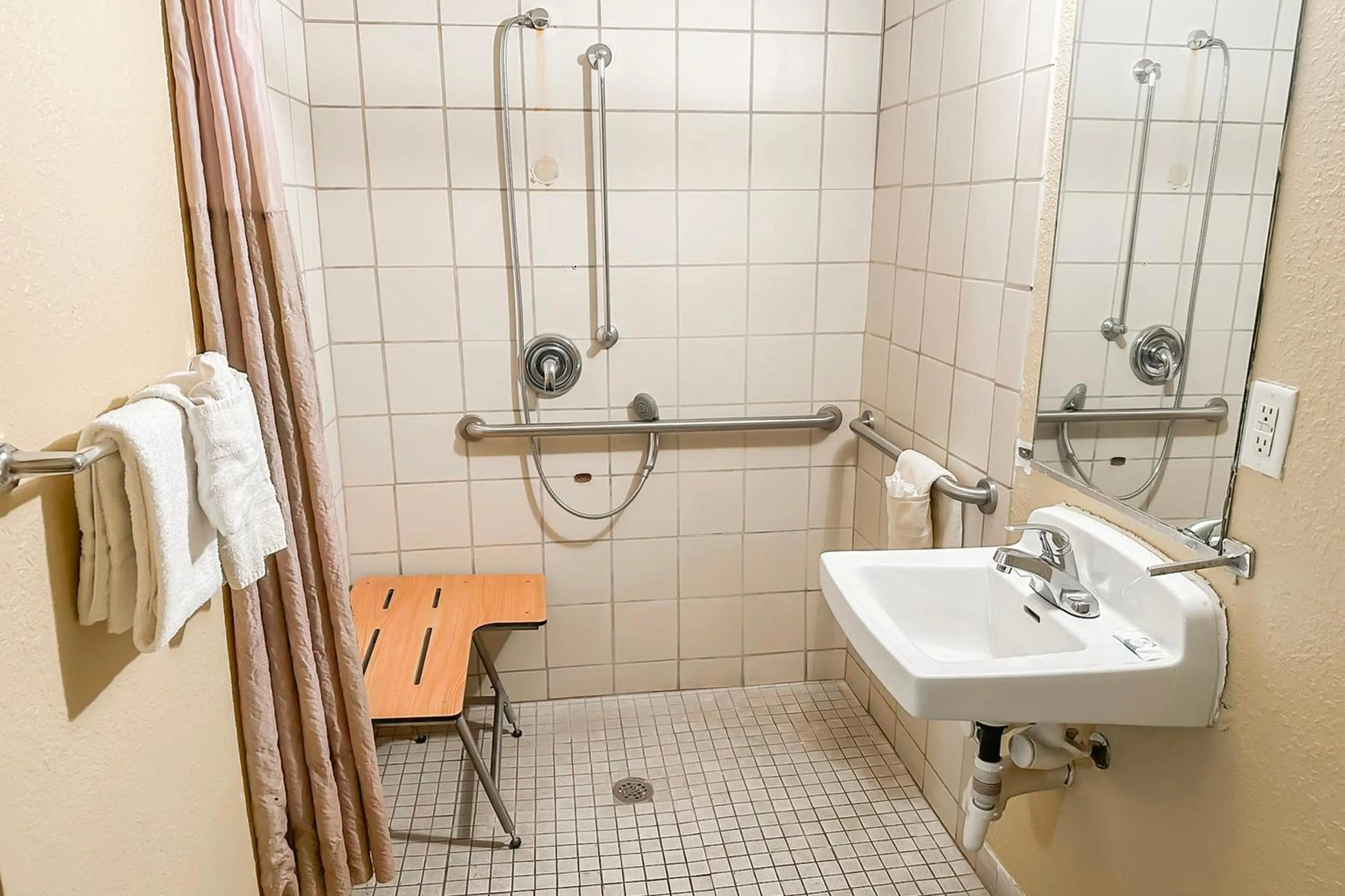 Bathroom in OYO Hotel Mobile, AL I-65 at Airport Blvd