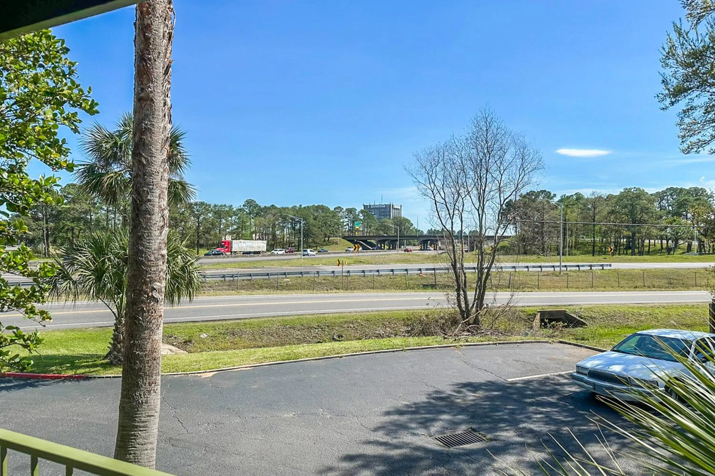 Facade/entrance in OYO Hotel Mobile, AL I-65 at Airport Blvd