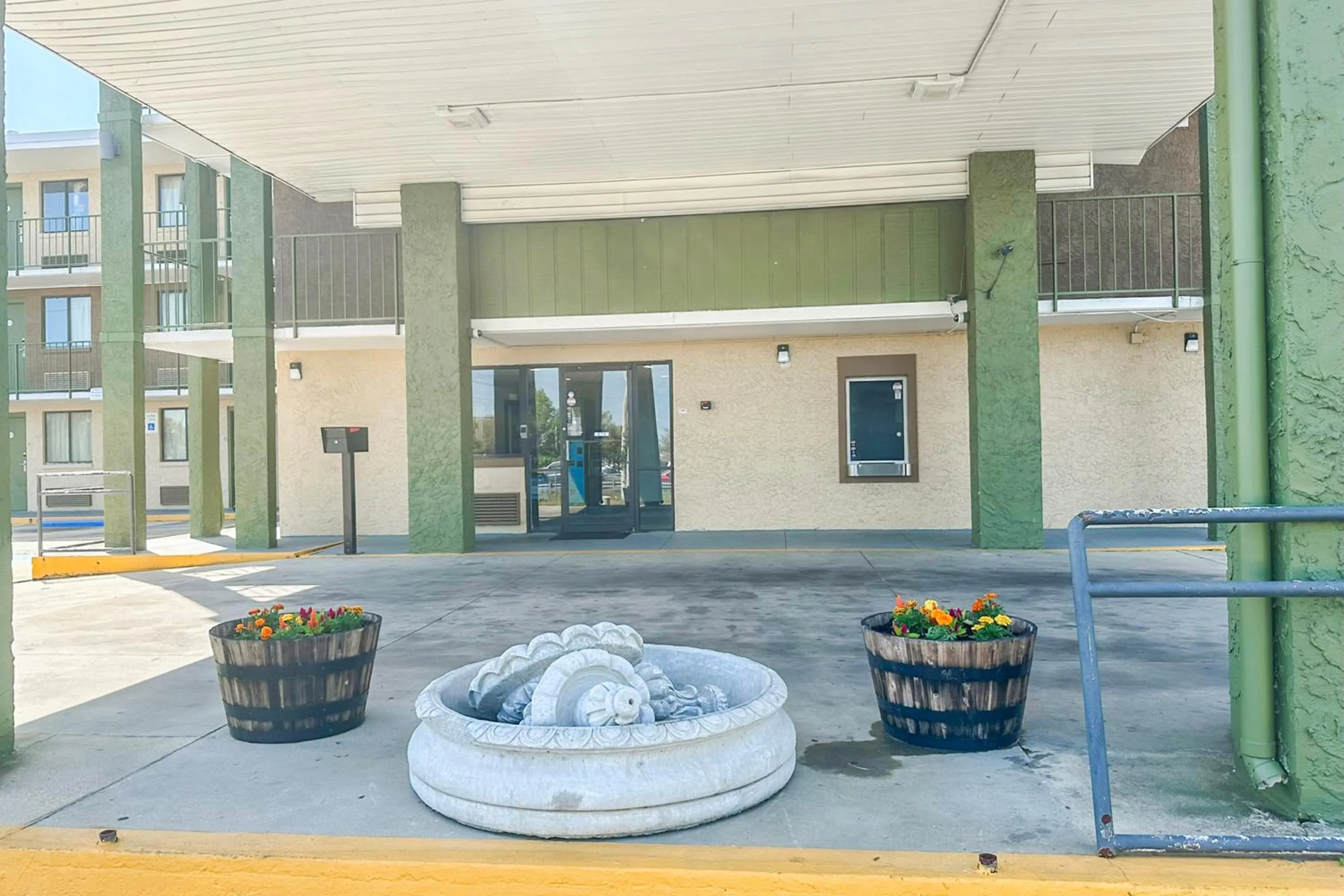 Facade/entrance in OYO Hotel Mobile, AL I-65 at Airport Blvd